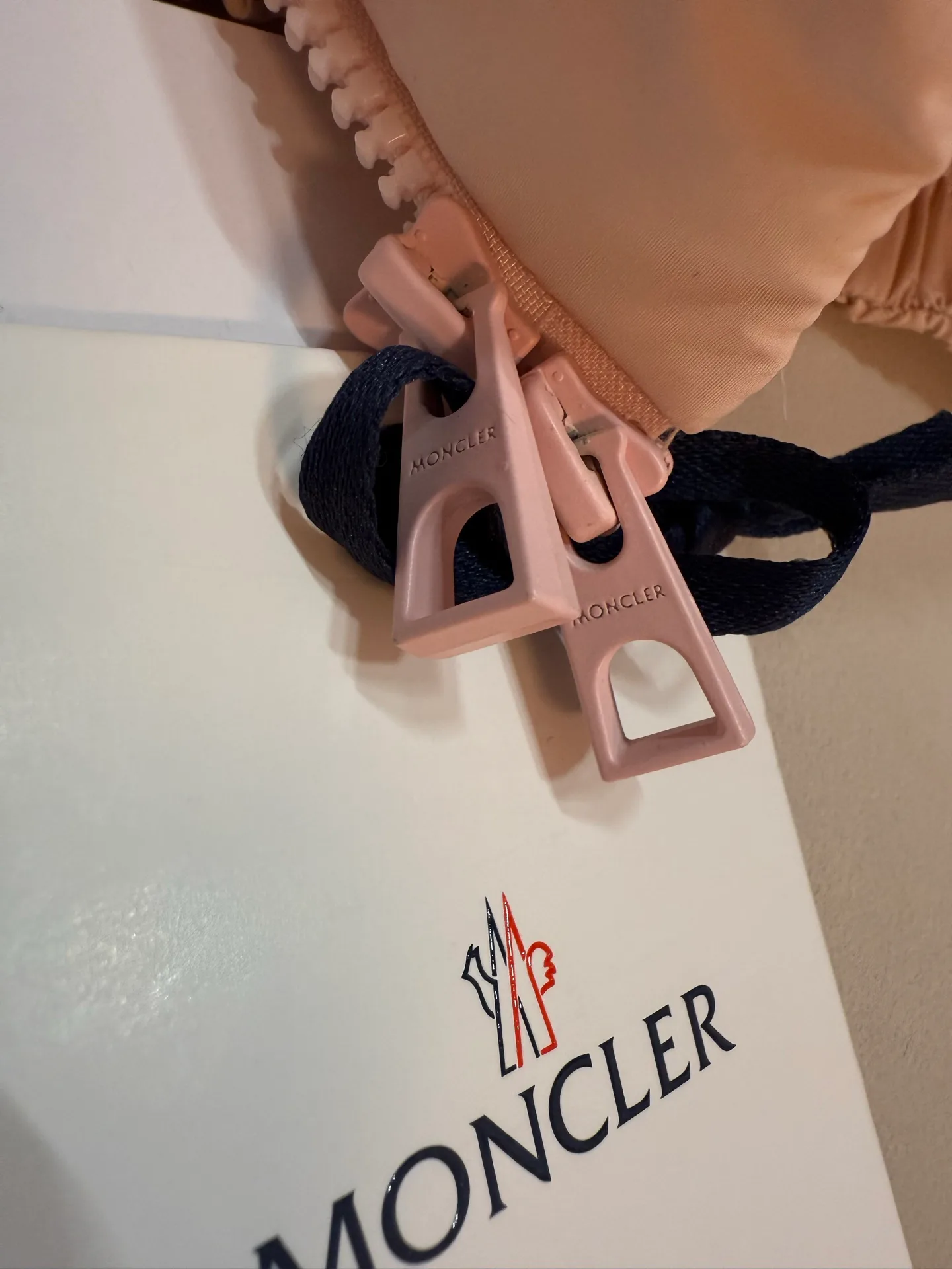 Куртки И Пуховики Женские Moncler 18825228