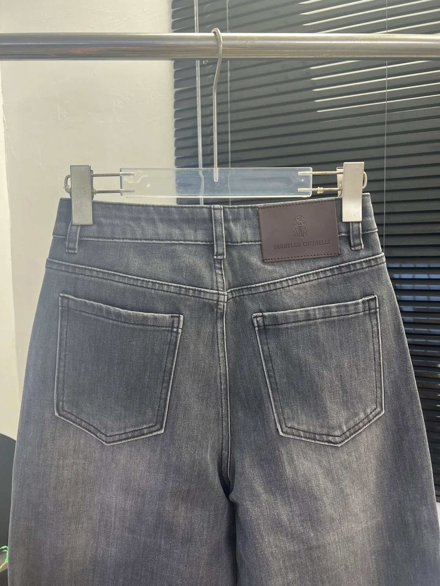 Джинсы Женские Brunello Cucinelli 18363356