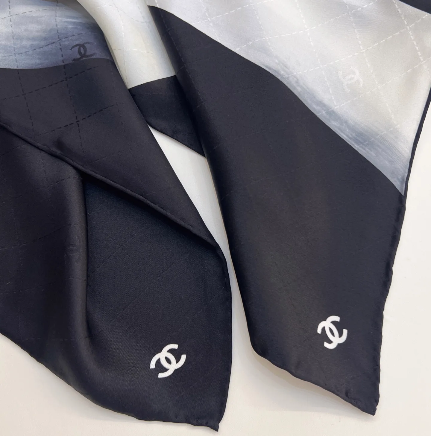 Платки Chanel 13575383