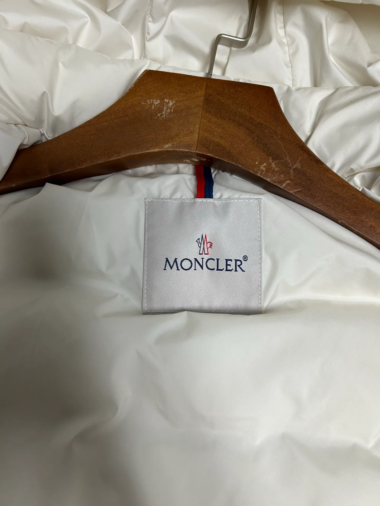 Куртки И Пуховики Женские Moncler 19202366