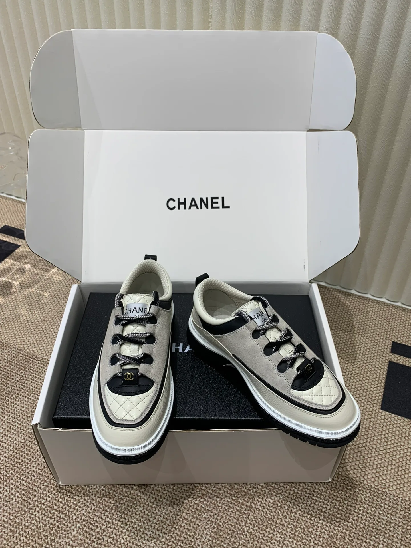 Кроссовки Женские Chanel 18677743