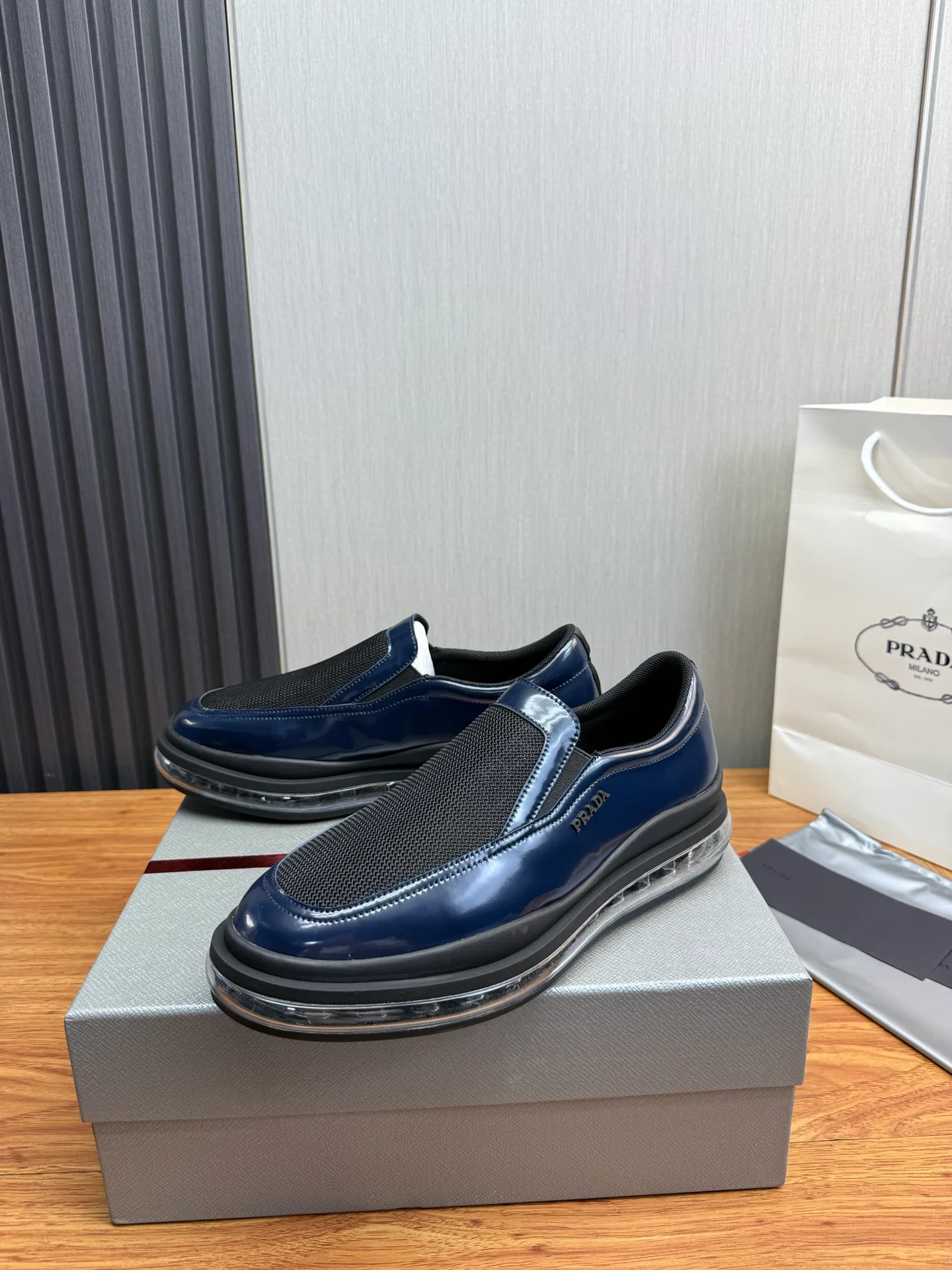 Кроссовки Мужские Prada 13537312