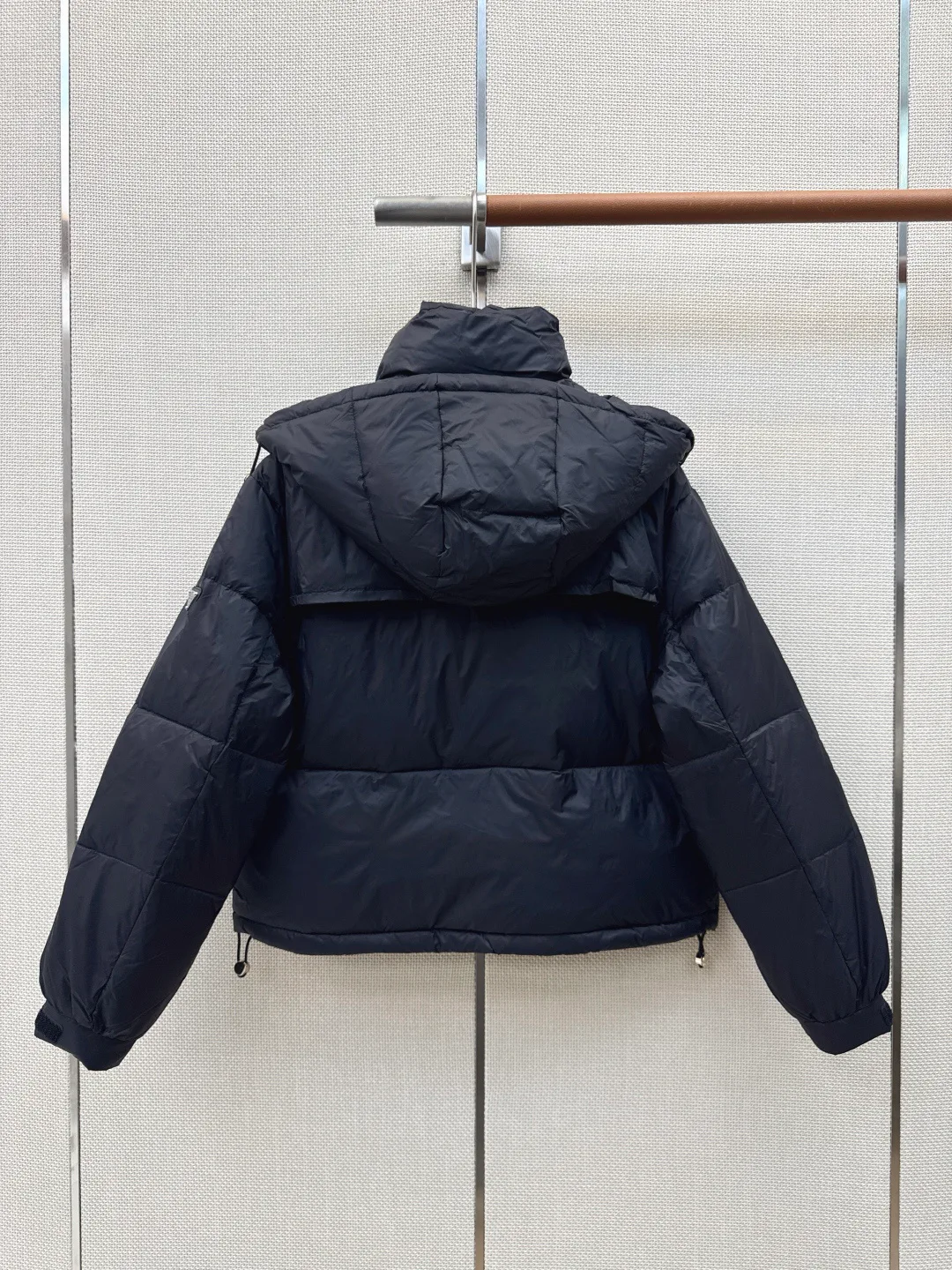 Куртки И Пуховики Женские Prada 18398214