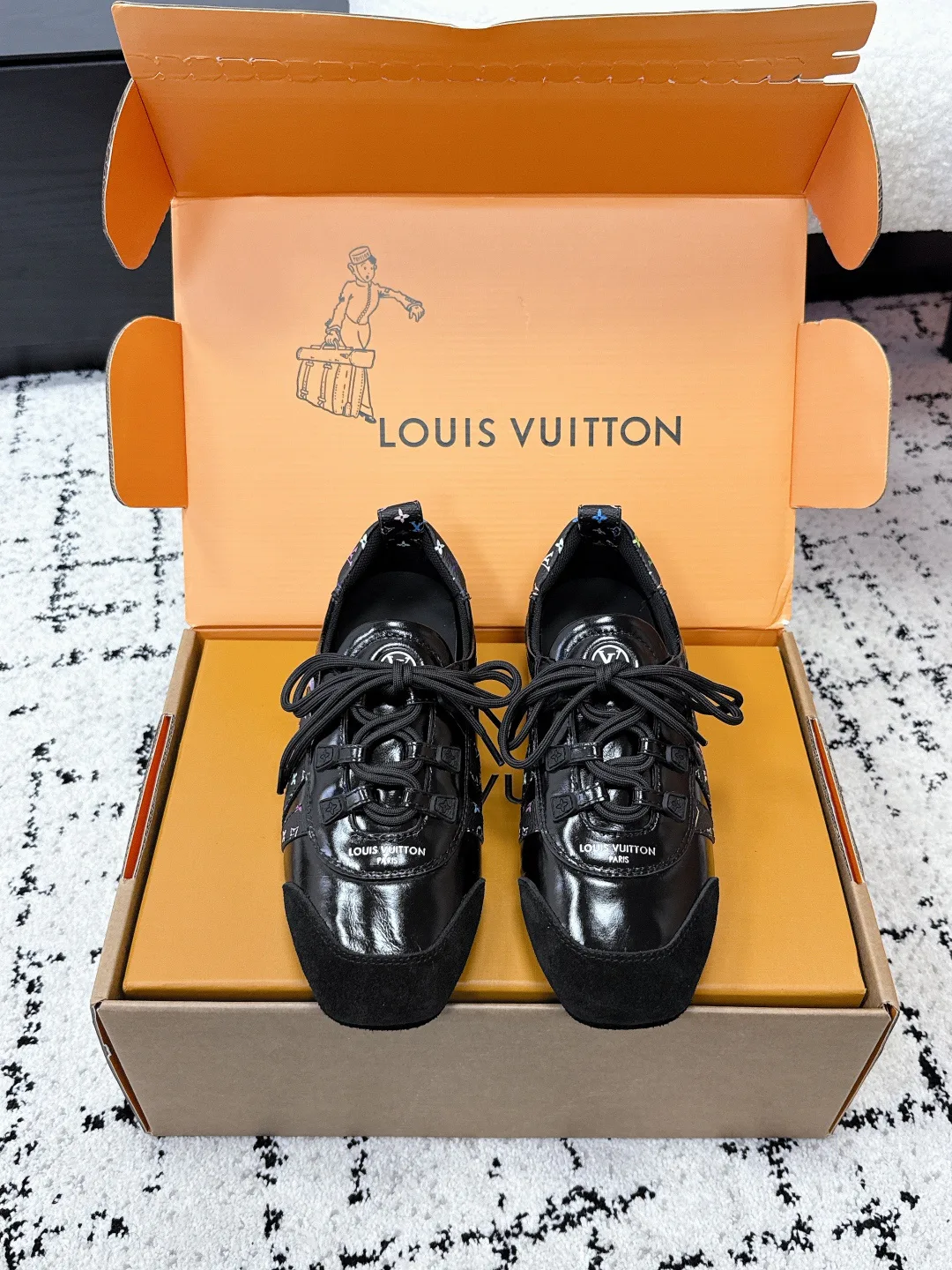 Кроссовки Женские Louis Vuitton 2471114