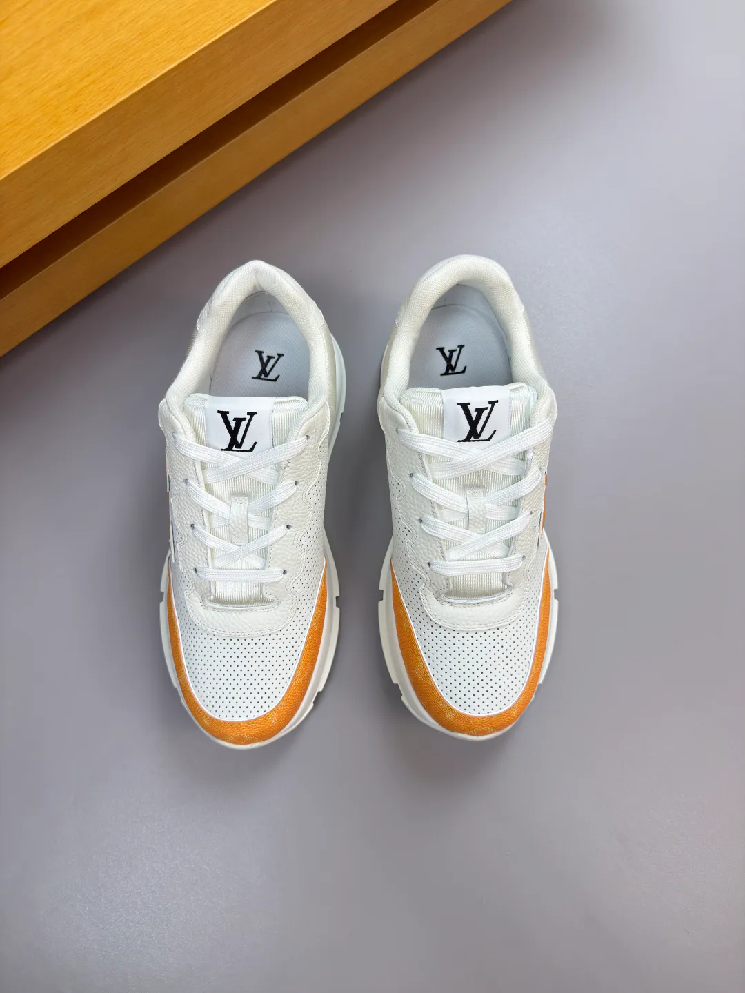 Кроссовки Женские Louis Vuitton 2652650