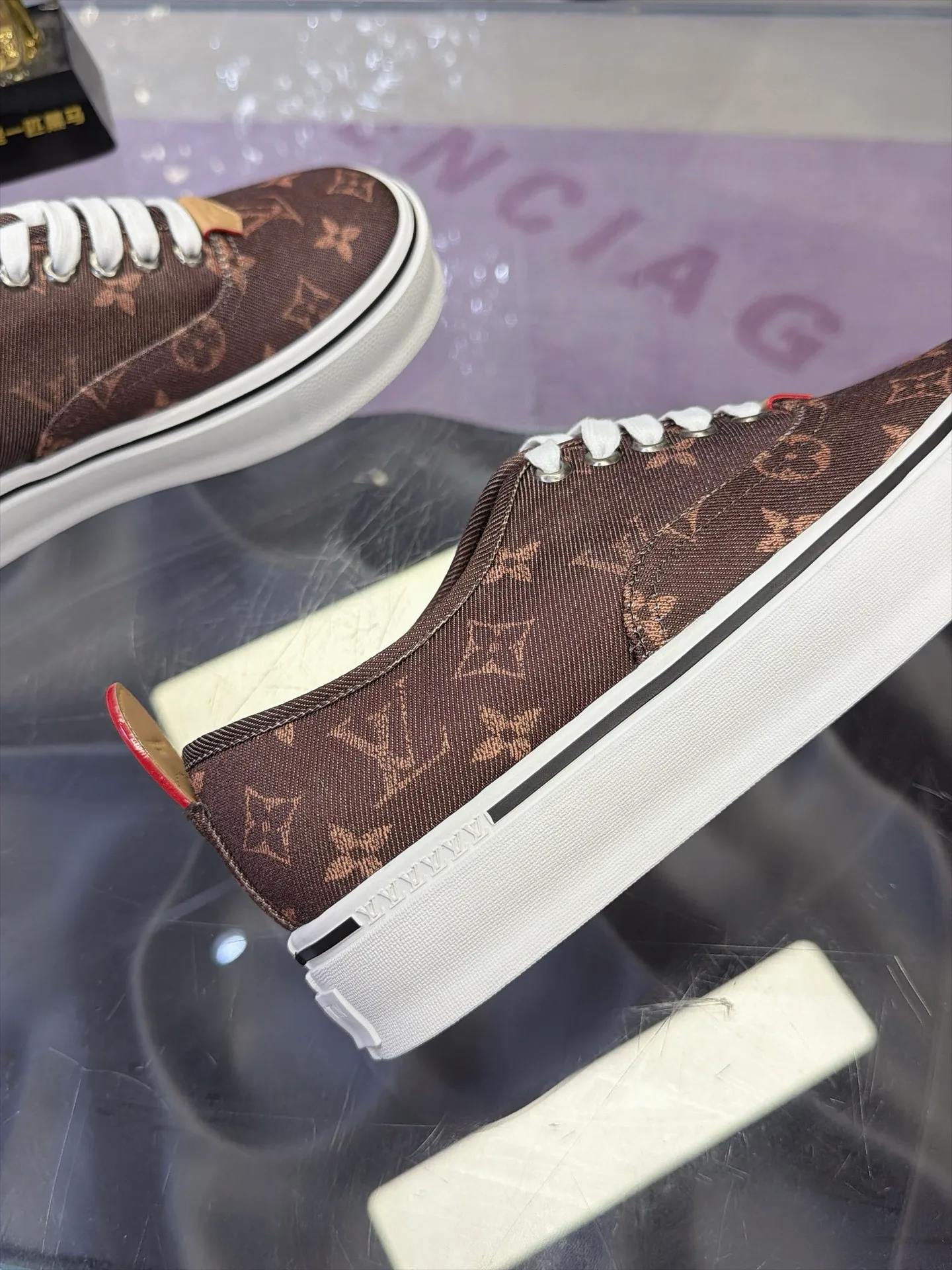Кроссовки Мужские Louis Vuitton 17930902