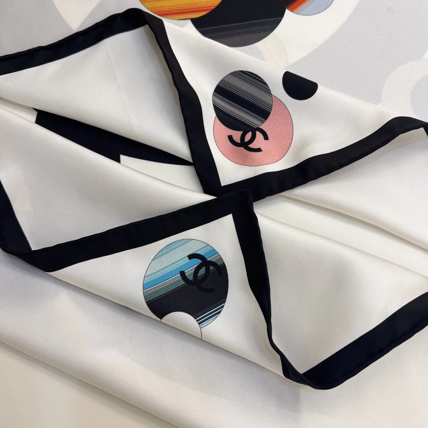 Платки Chanel 13575374