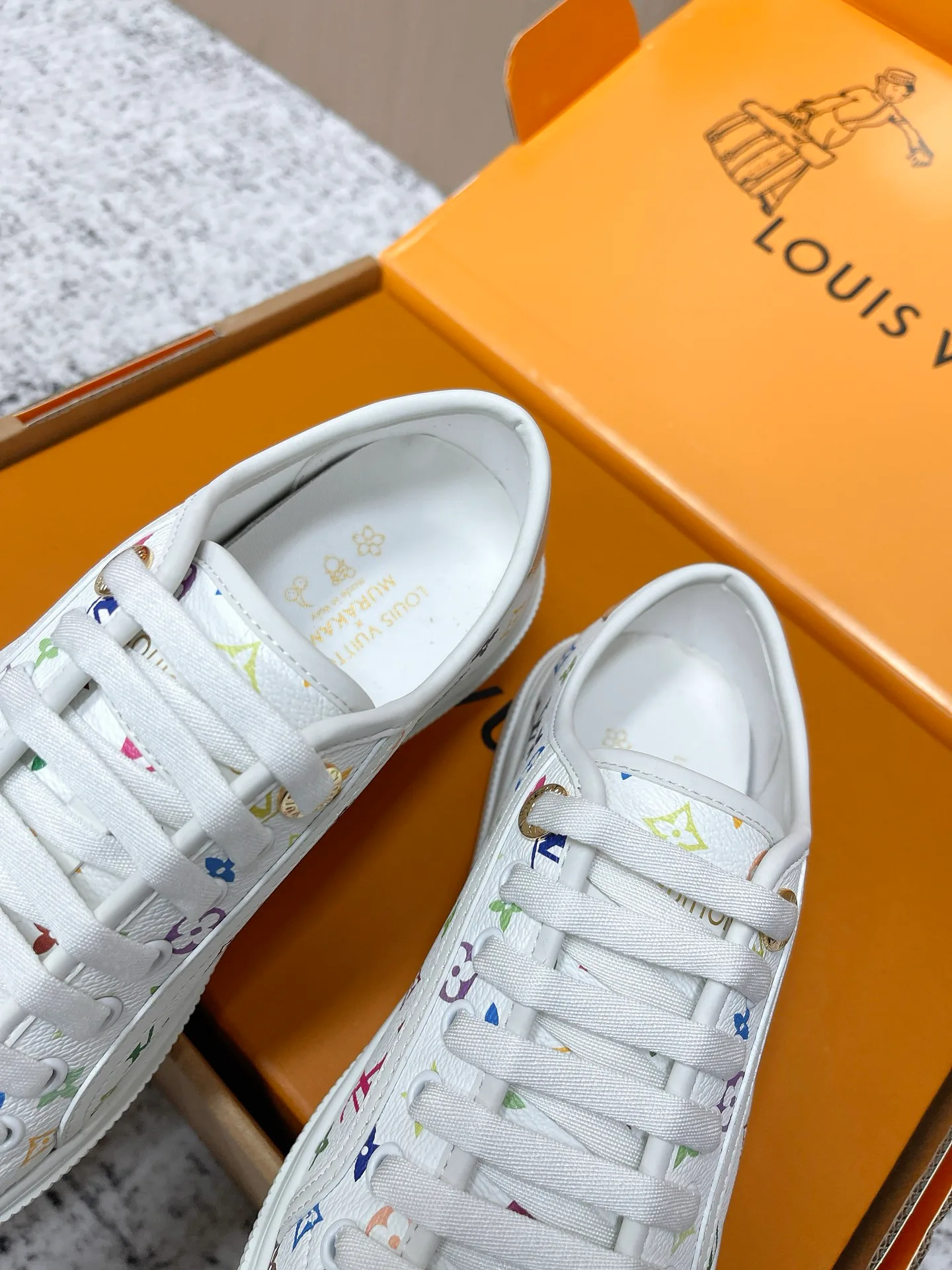 Кроссовки Женские Louis Vuitton 1511845