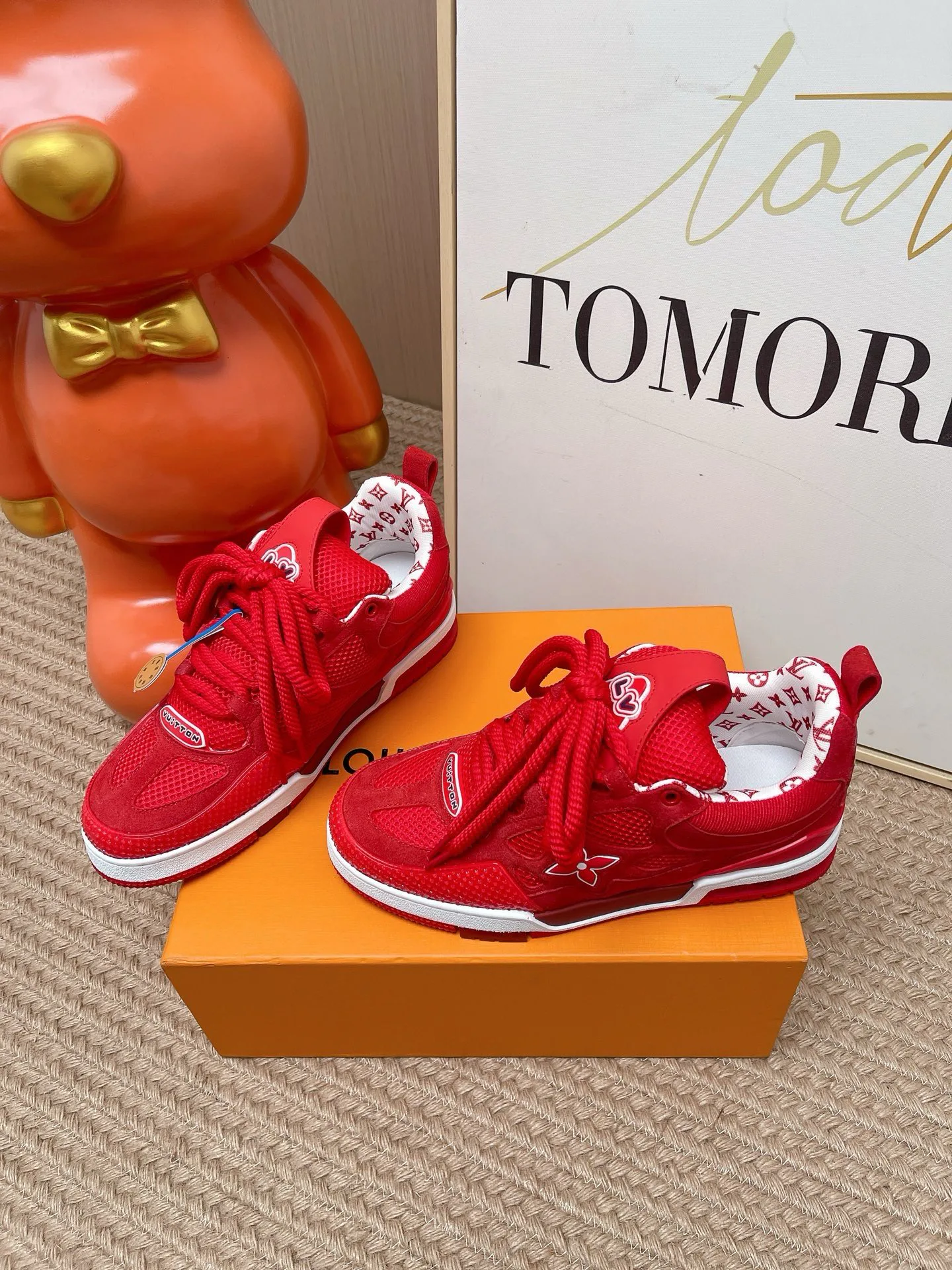 Кроссовки Женские Louis Vuitton 18810910