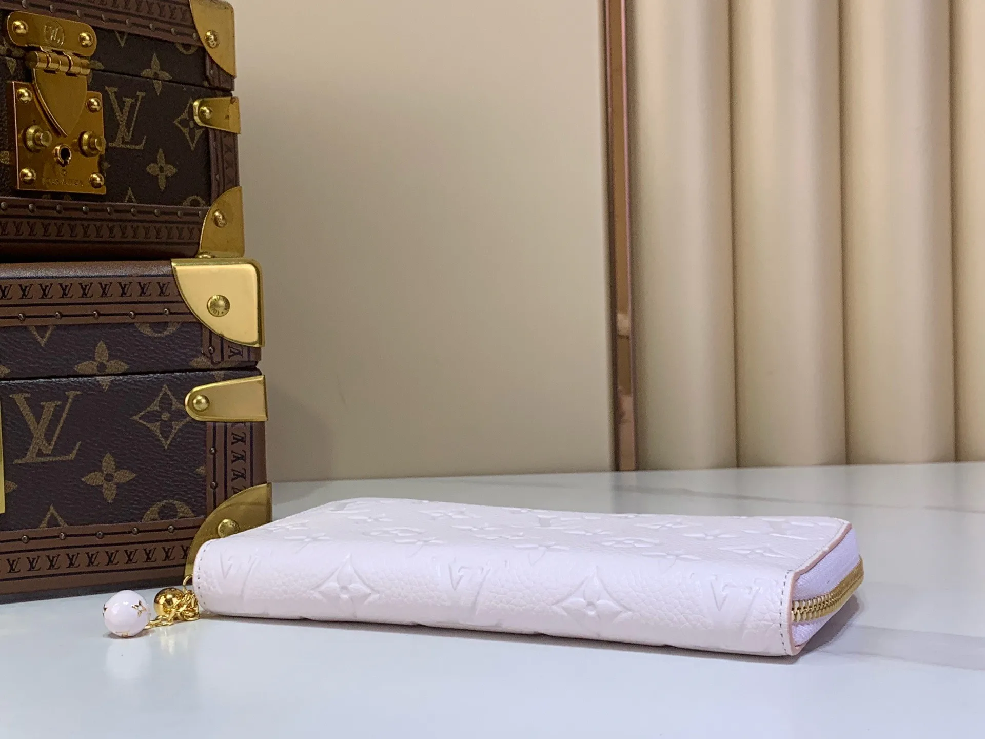 Клатчи Женские Louis Vuitton 17499379