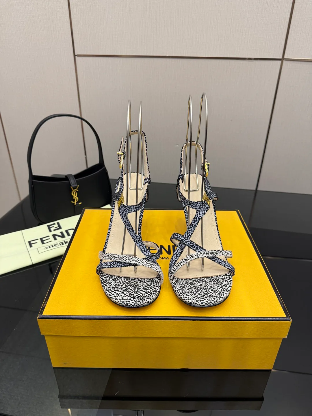 Босоножки Женские Fendi 5052112