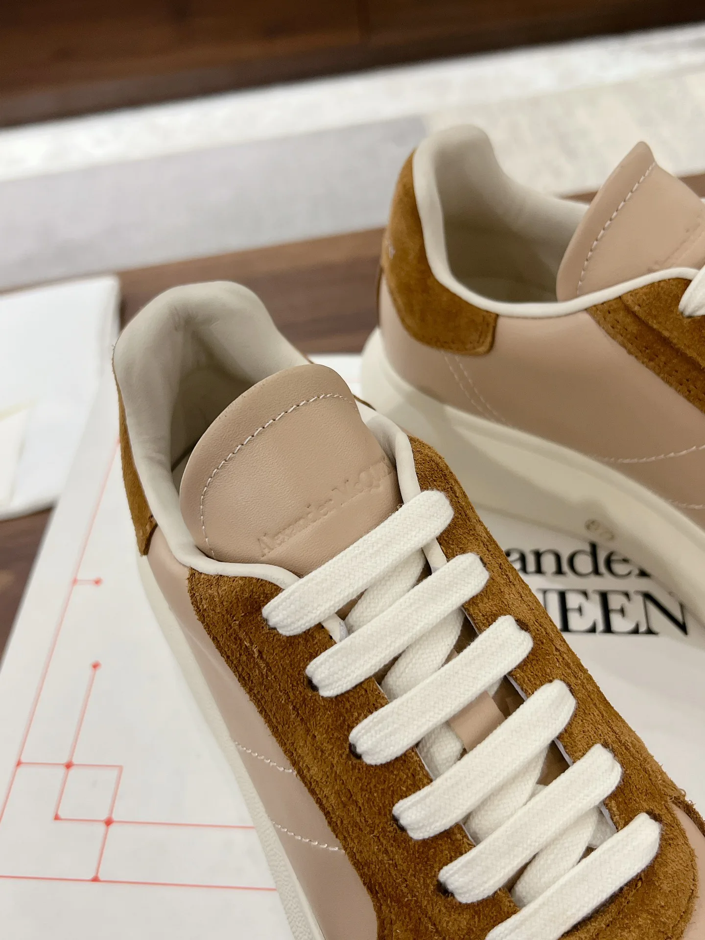 Кроссовки Женские Alexander Mcqueen 19525656
