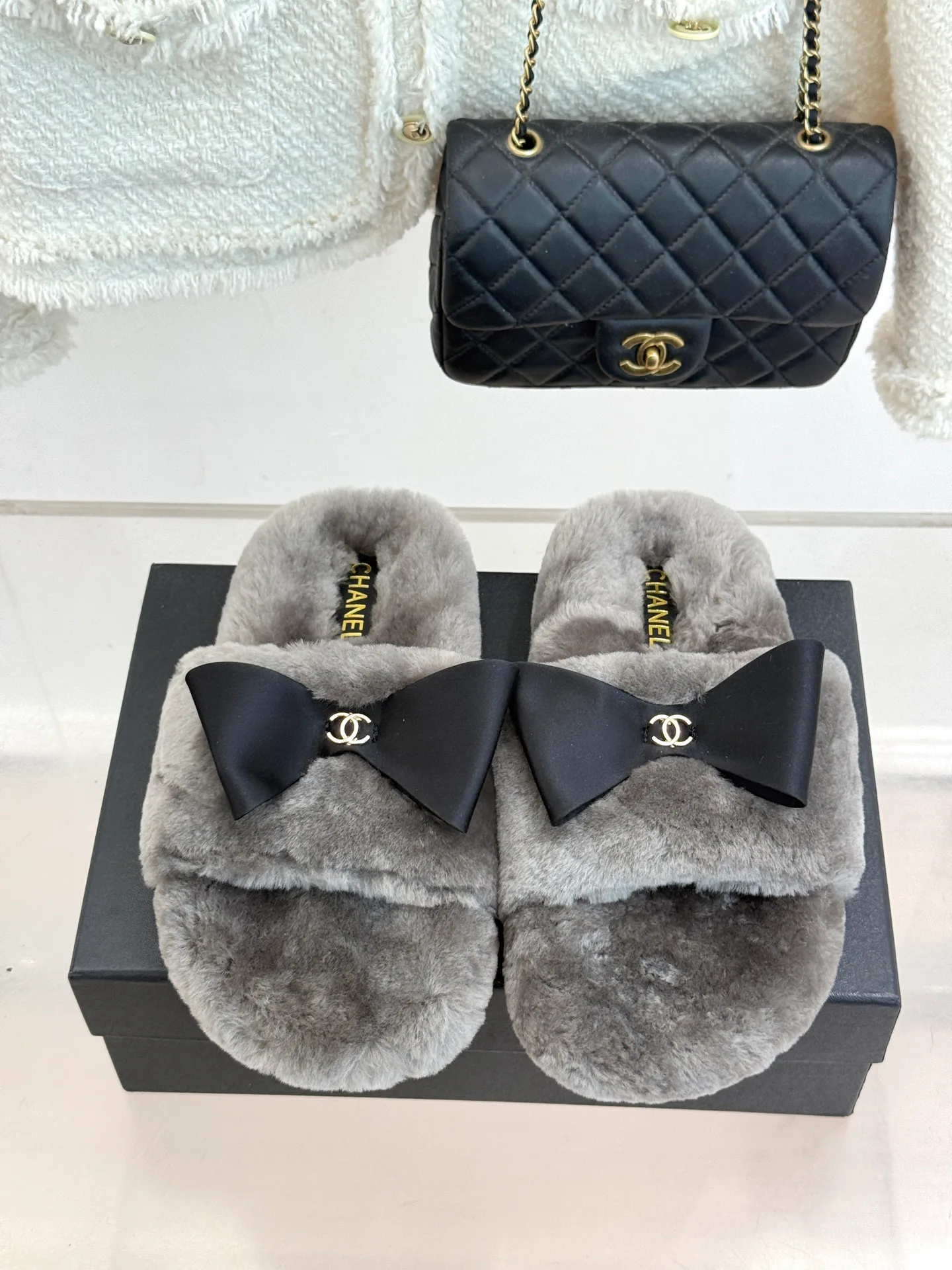Тапочки Женские Chanel 18703387