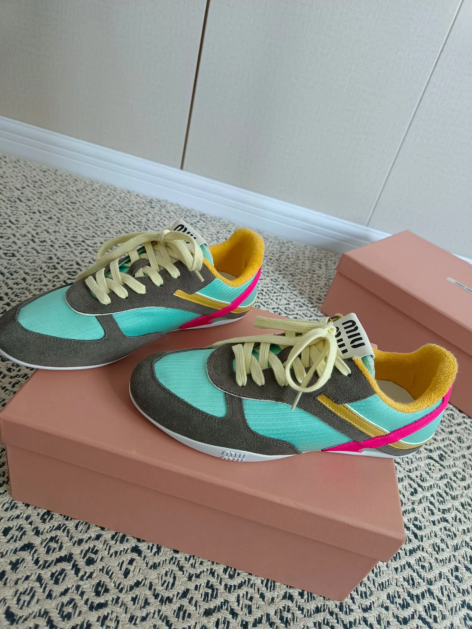 Кроссовки Женские Miu Miu 18273942