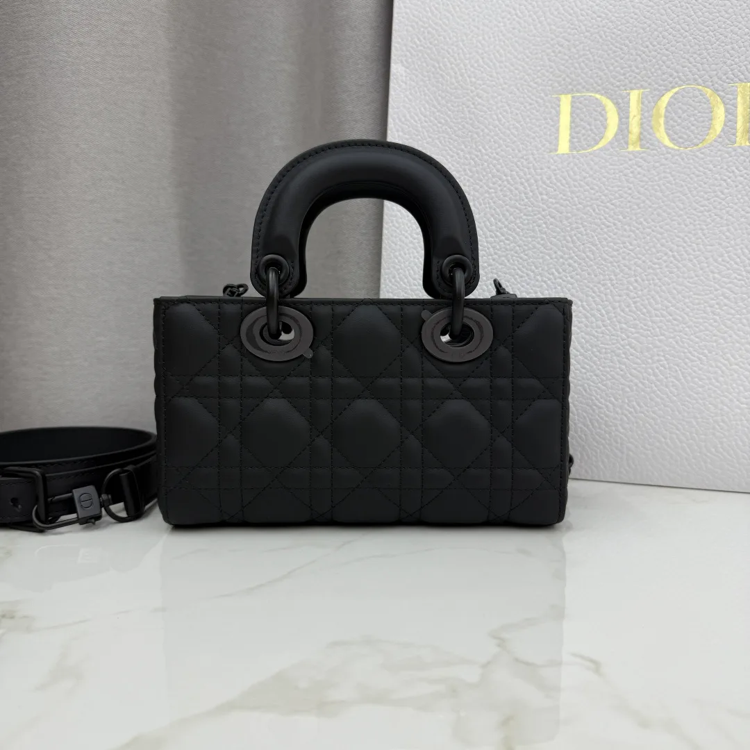 Классические Сумки Женские Christian Dior 11905736