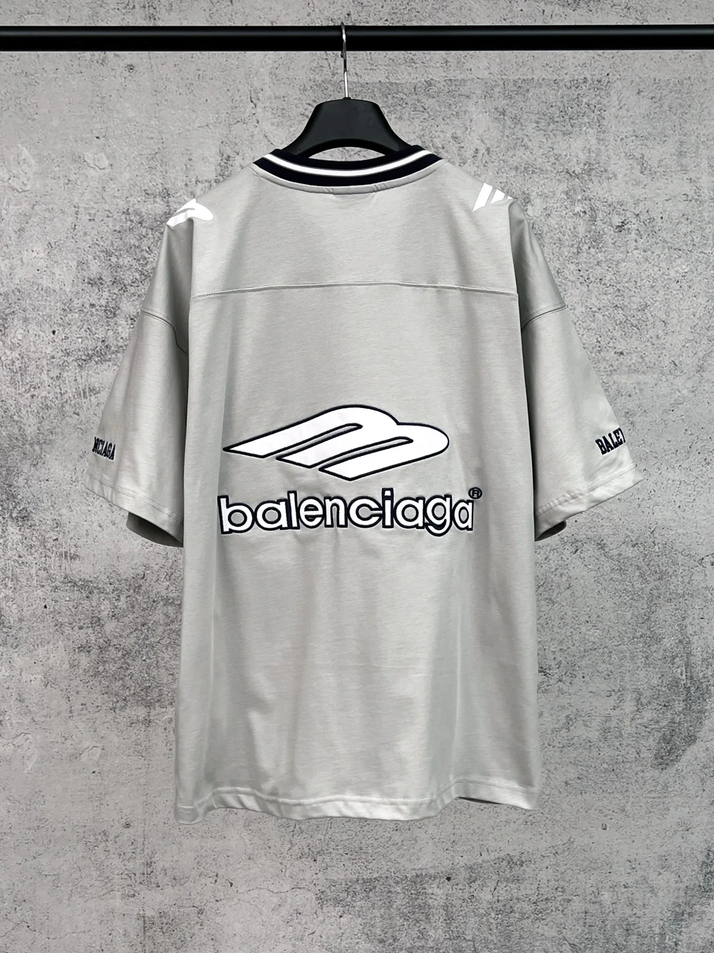 Футболки Женские Balenciaga 9465346