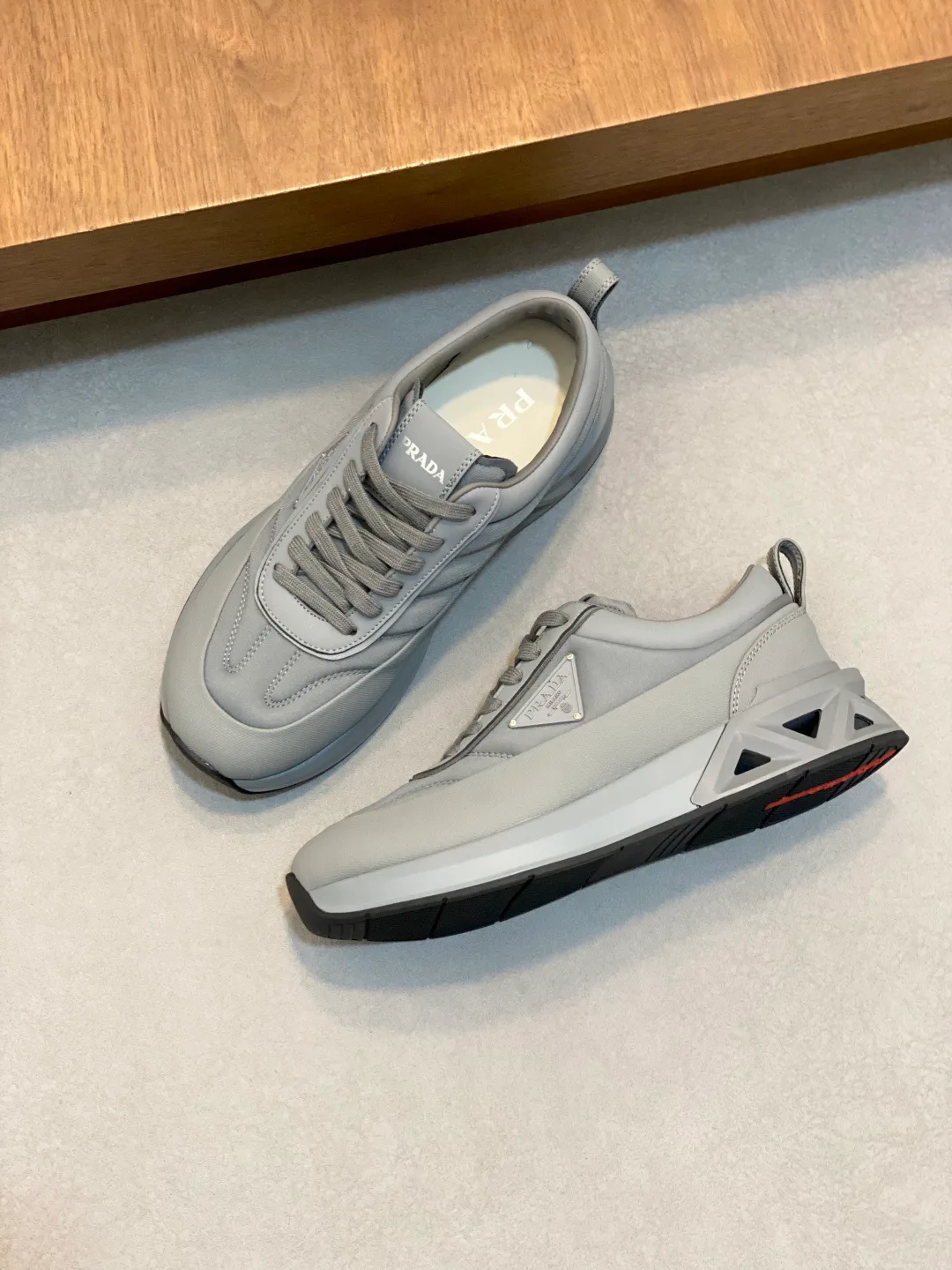 Кроссовки Мужские Prada 18116619