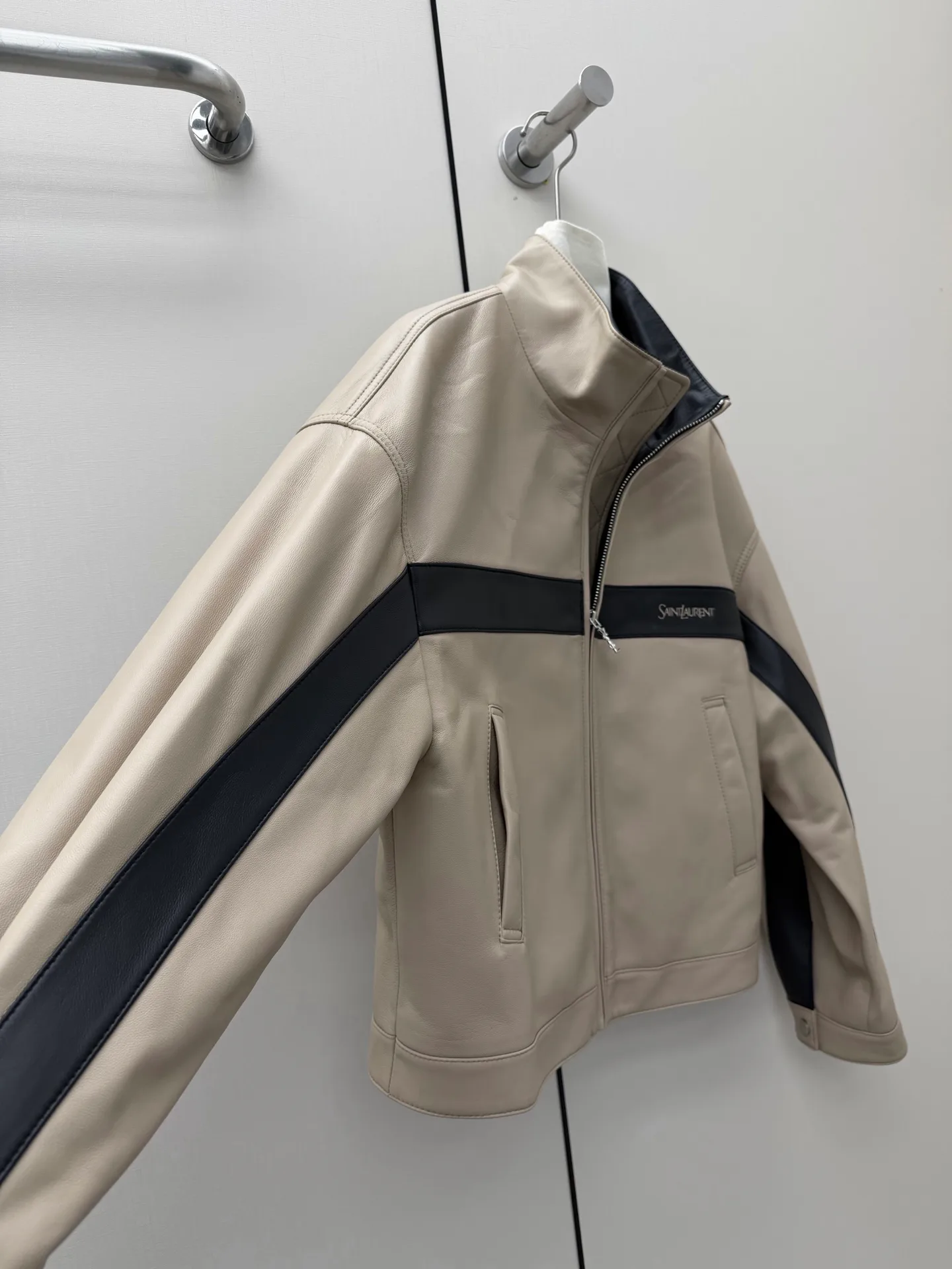 Кожаные Куртки И Дублёнки Женские Saint Laurent 18016050