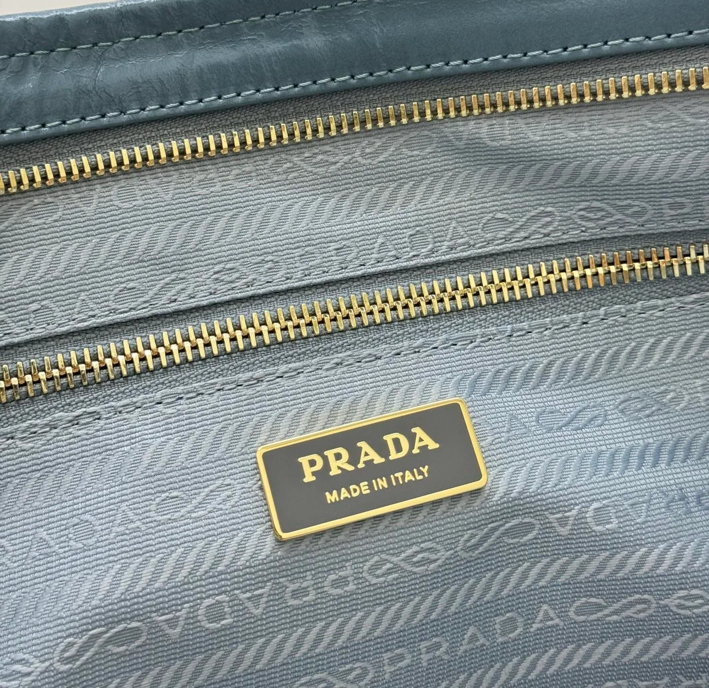 Классические Сумки Женские Prada 11462555