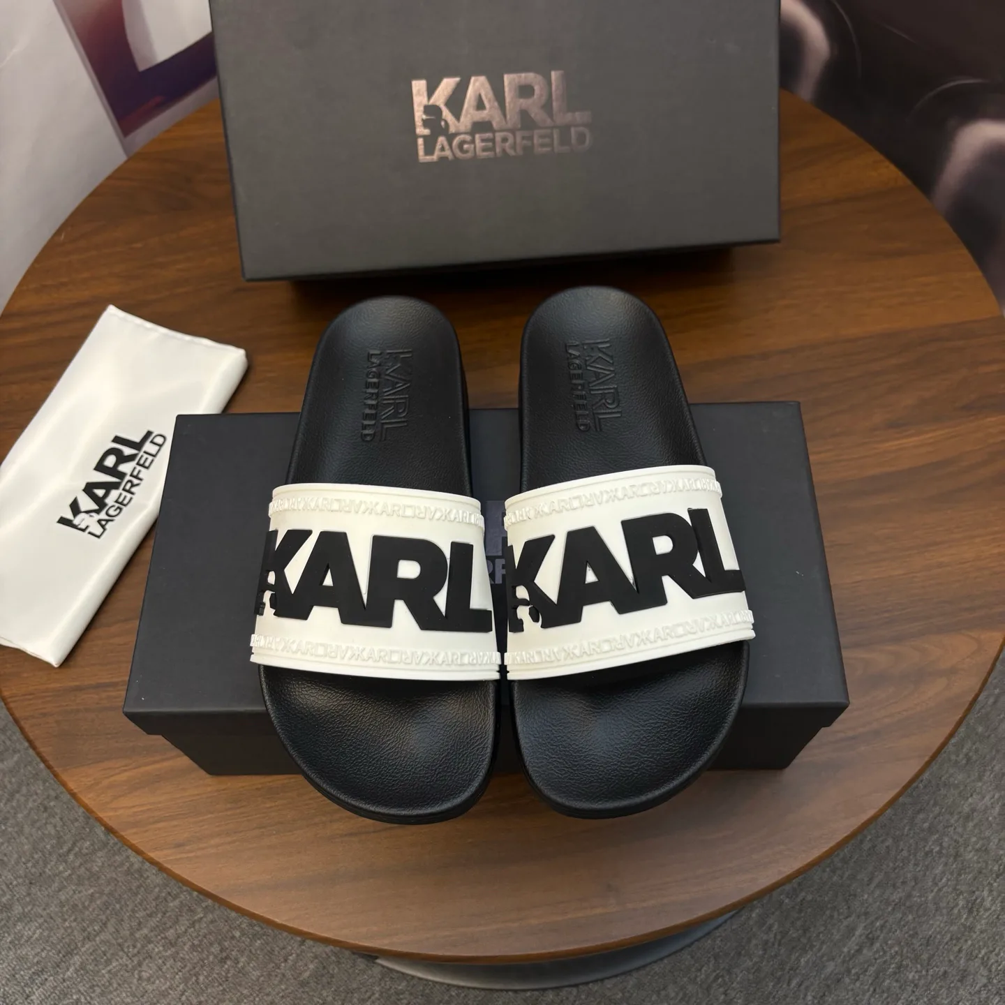 Шлепанцы Женские Karl Lagerfeld 10776045