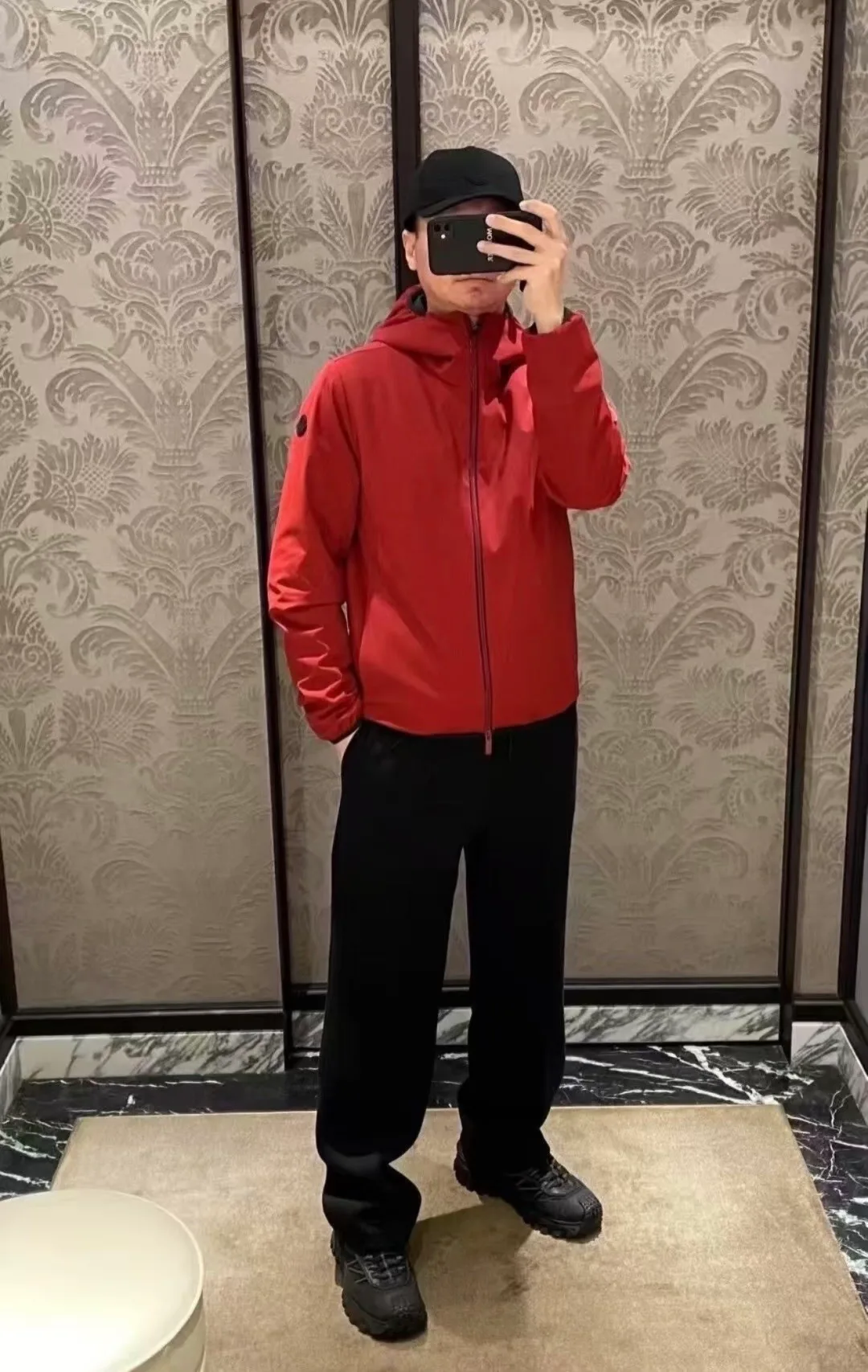 Куртки И Пуховики Мужские Moncler 618520