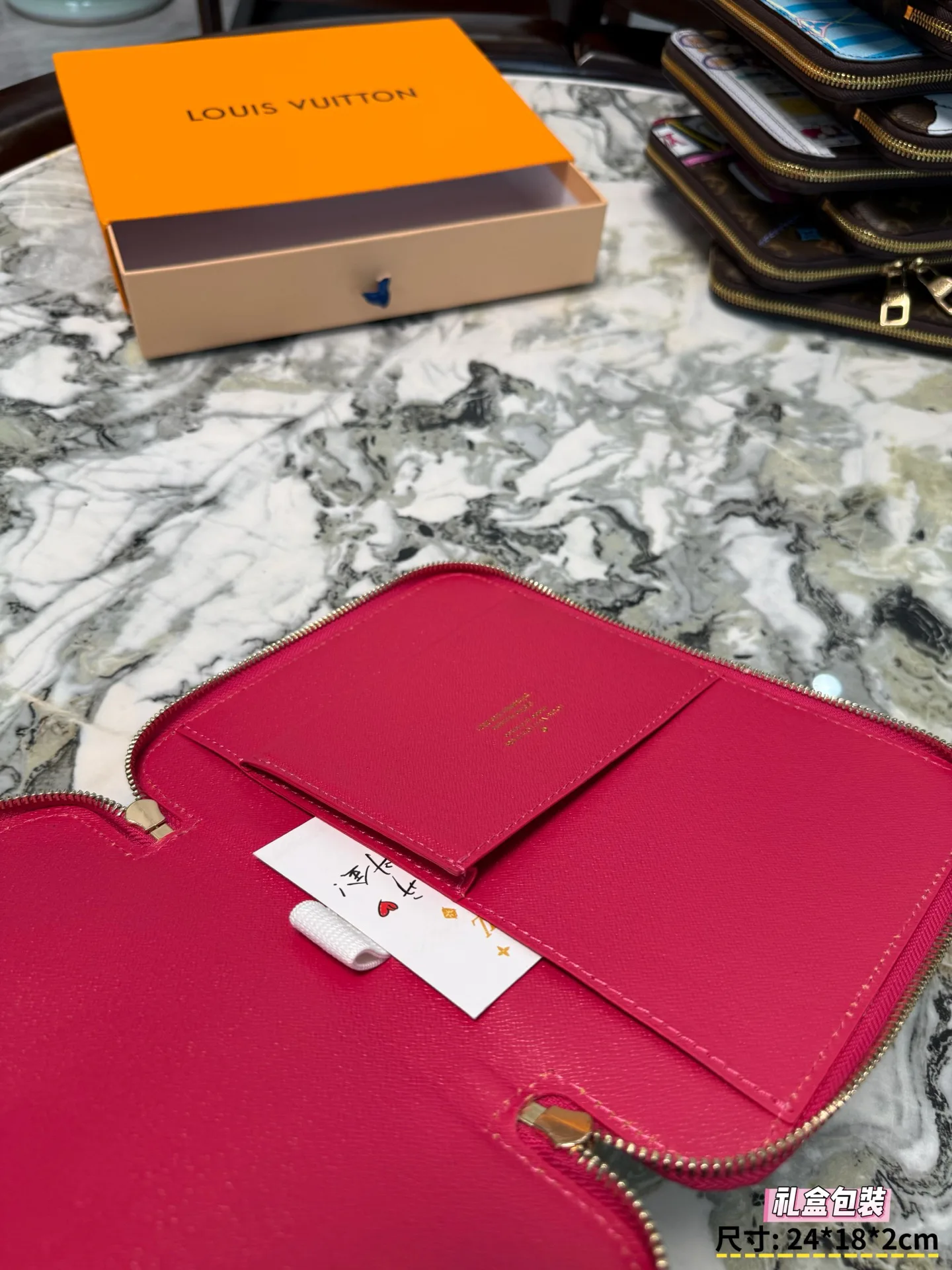 Клатчи Женские Louis Vuitton 18013758