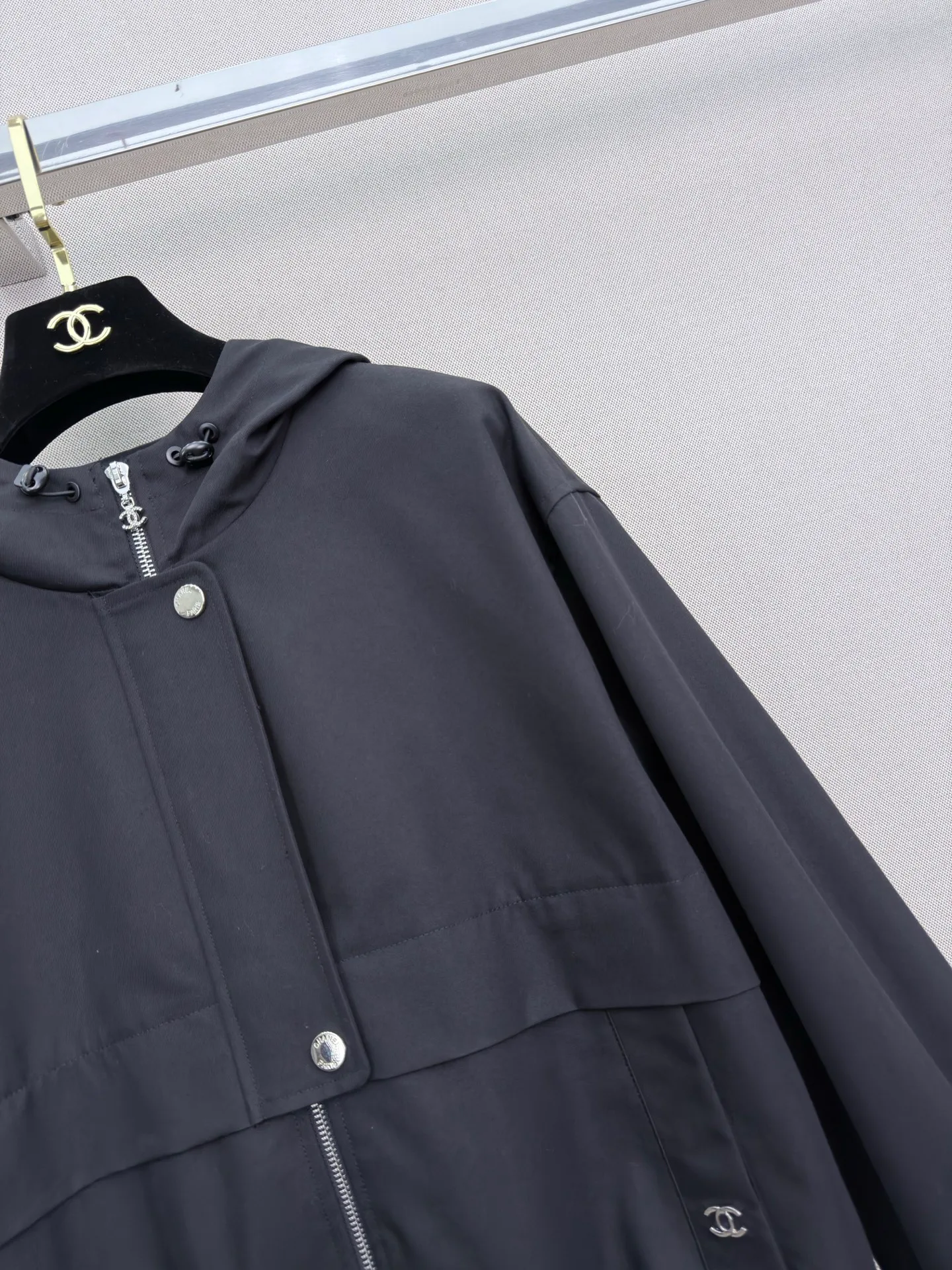 Куртки И Пуховики Женские Chanel 18599093