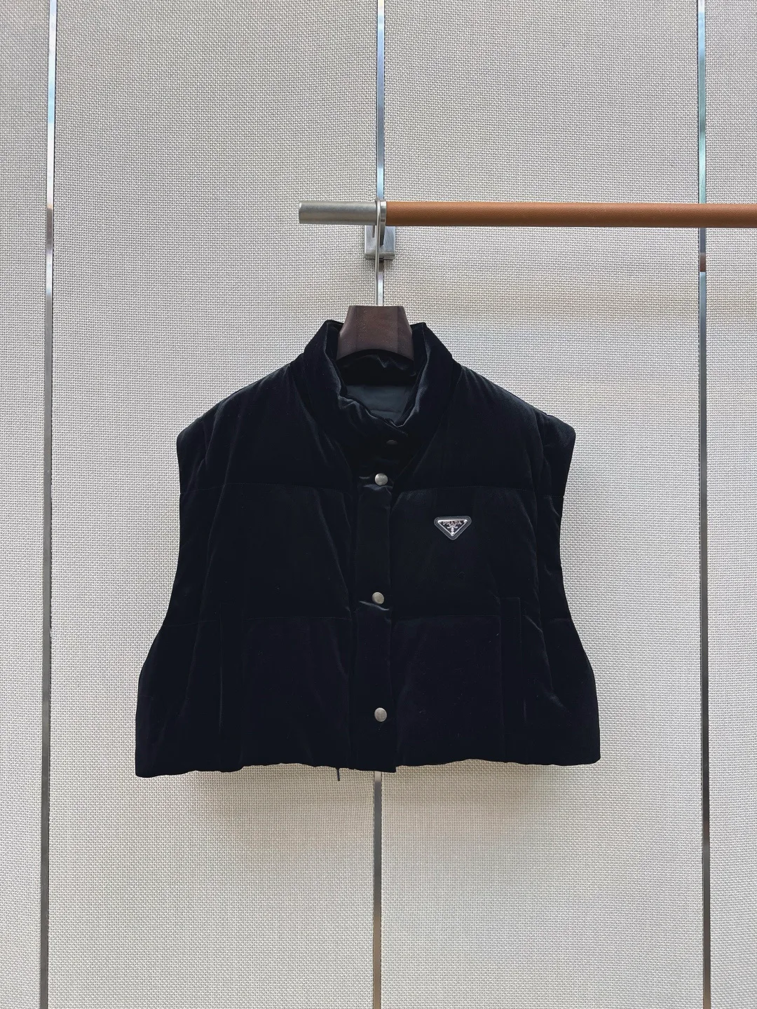 Куртки И Пуховики Женские Prada 18245859
