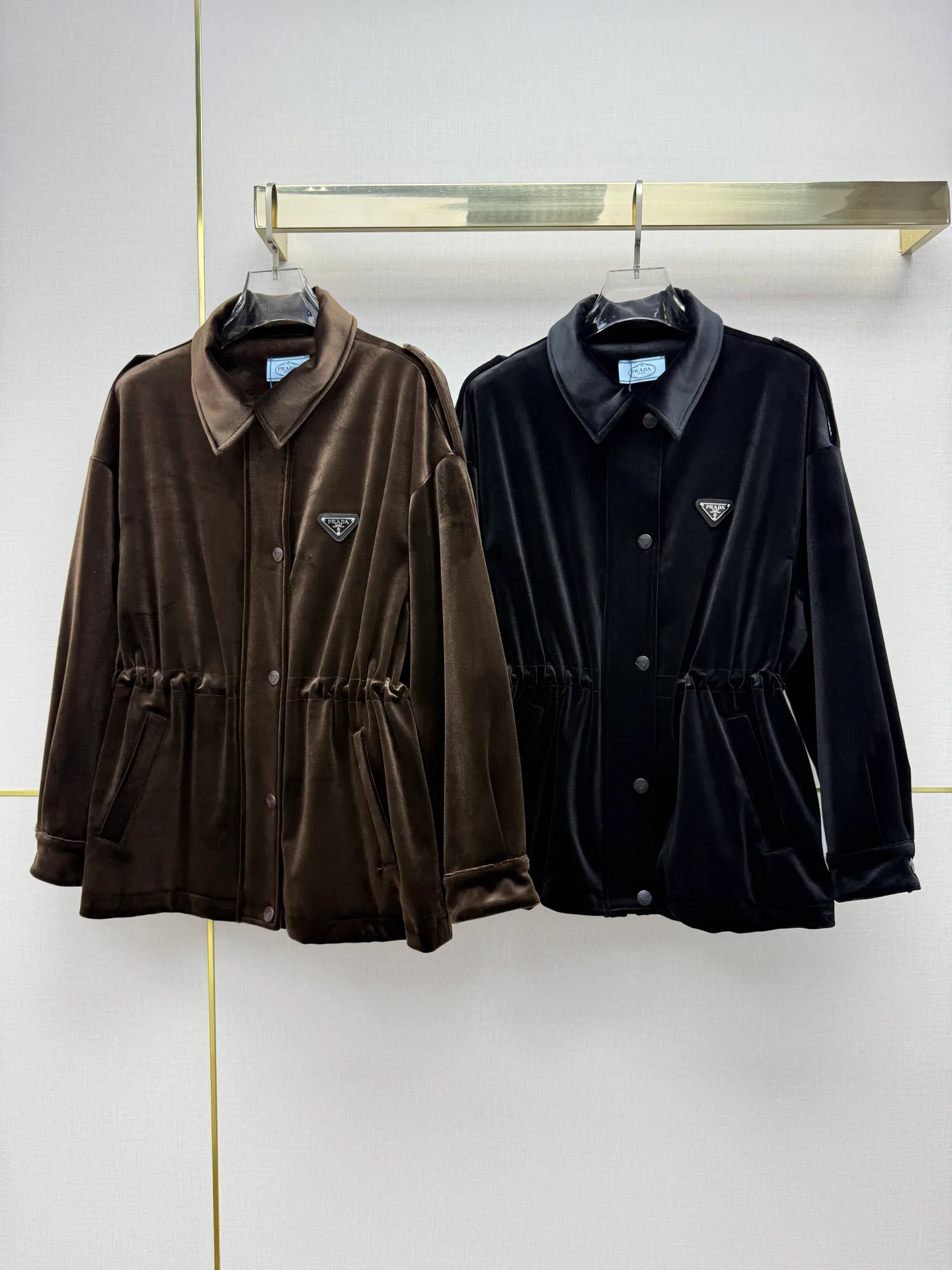 Куртки И Пуховики Женские Prada 19480479