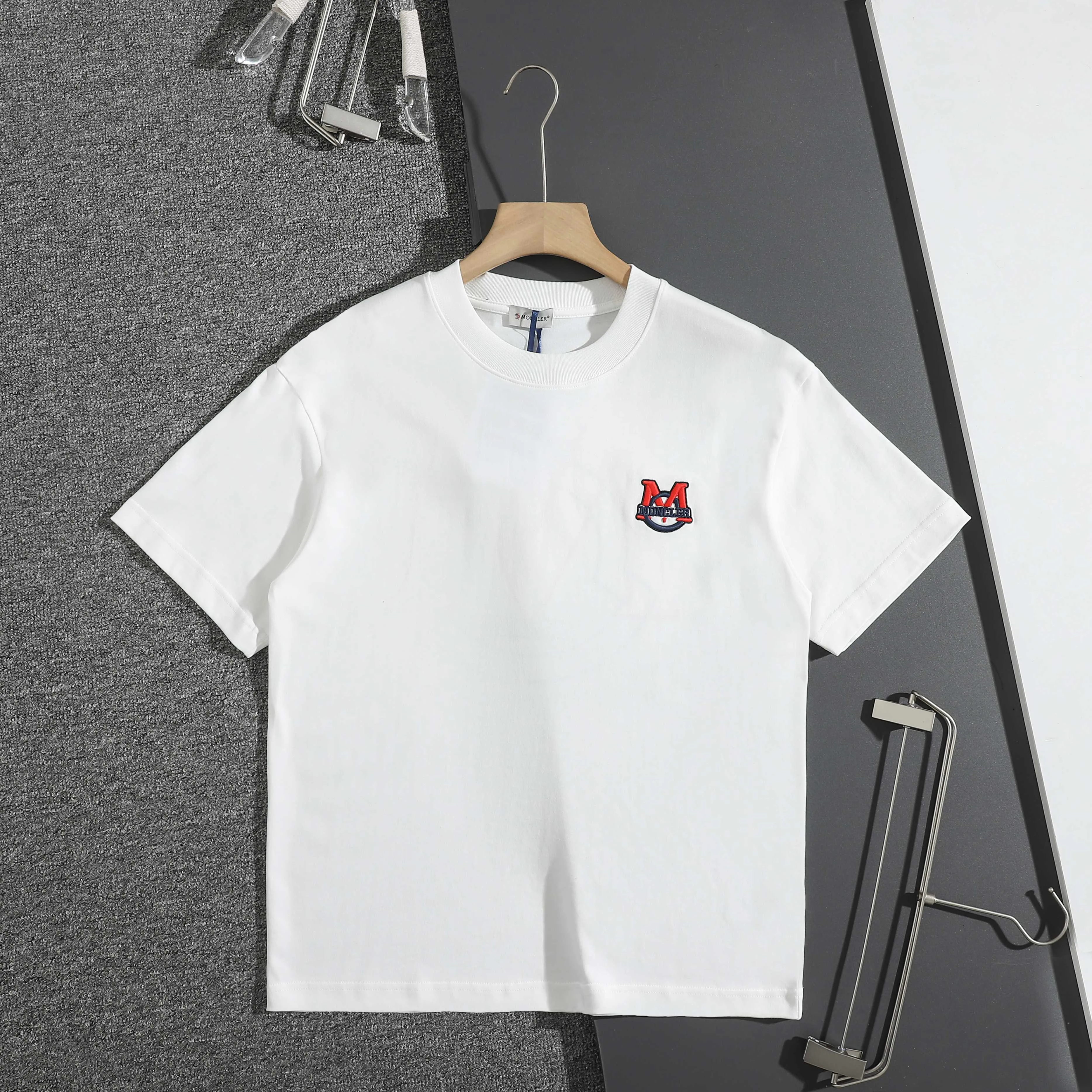 Футболки Женские Moncler 10542460