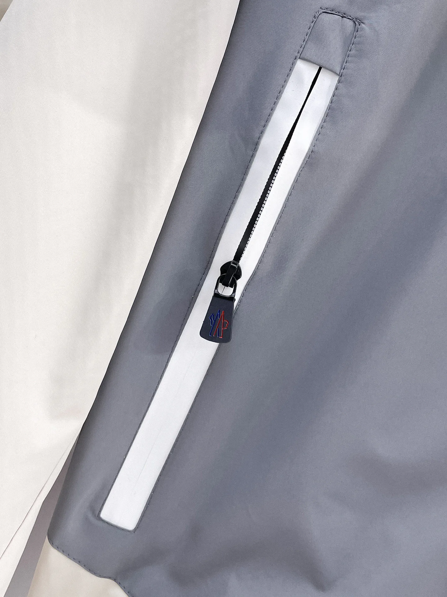 Куртки И Пуховики Мужские Moncler 9352302