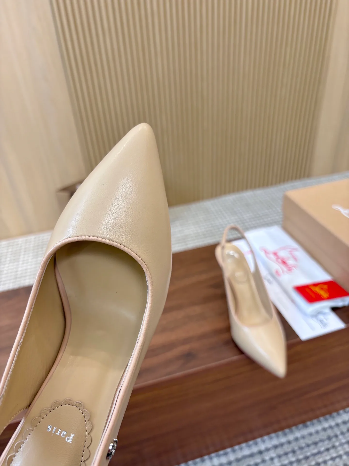 Туфли Женские Christian Louboutin 17956959