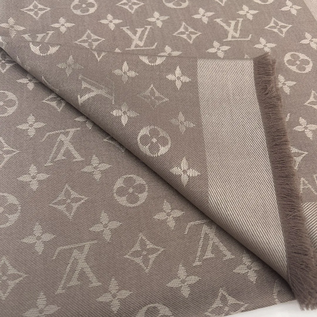 Шарфы Louis Vuitton 18267587