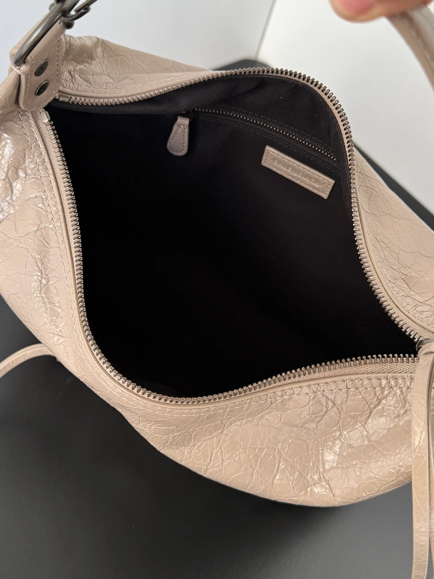 Сумки На Ремне Женские Balenciaga 11386854