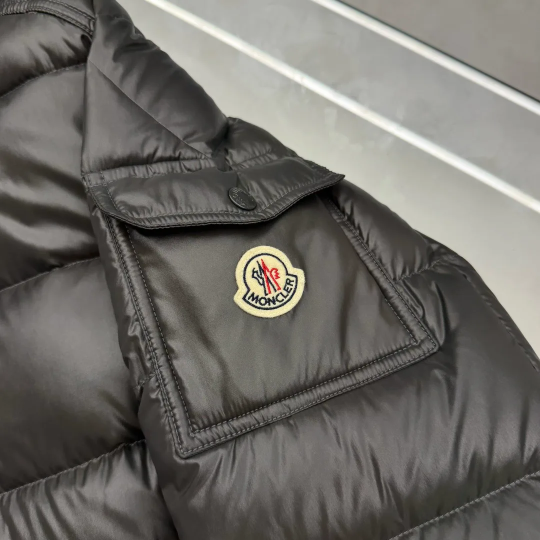 Куртки И Пуховики Мужские Moncler 17391878