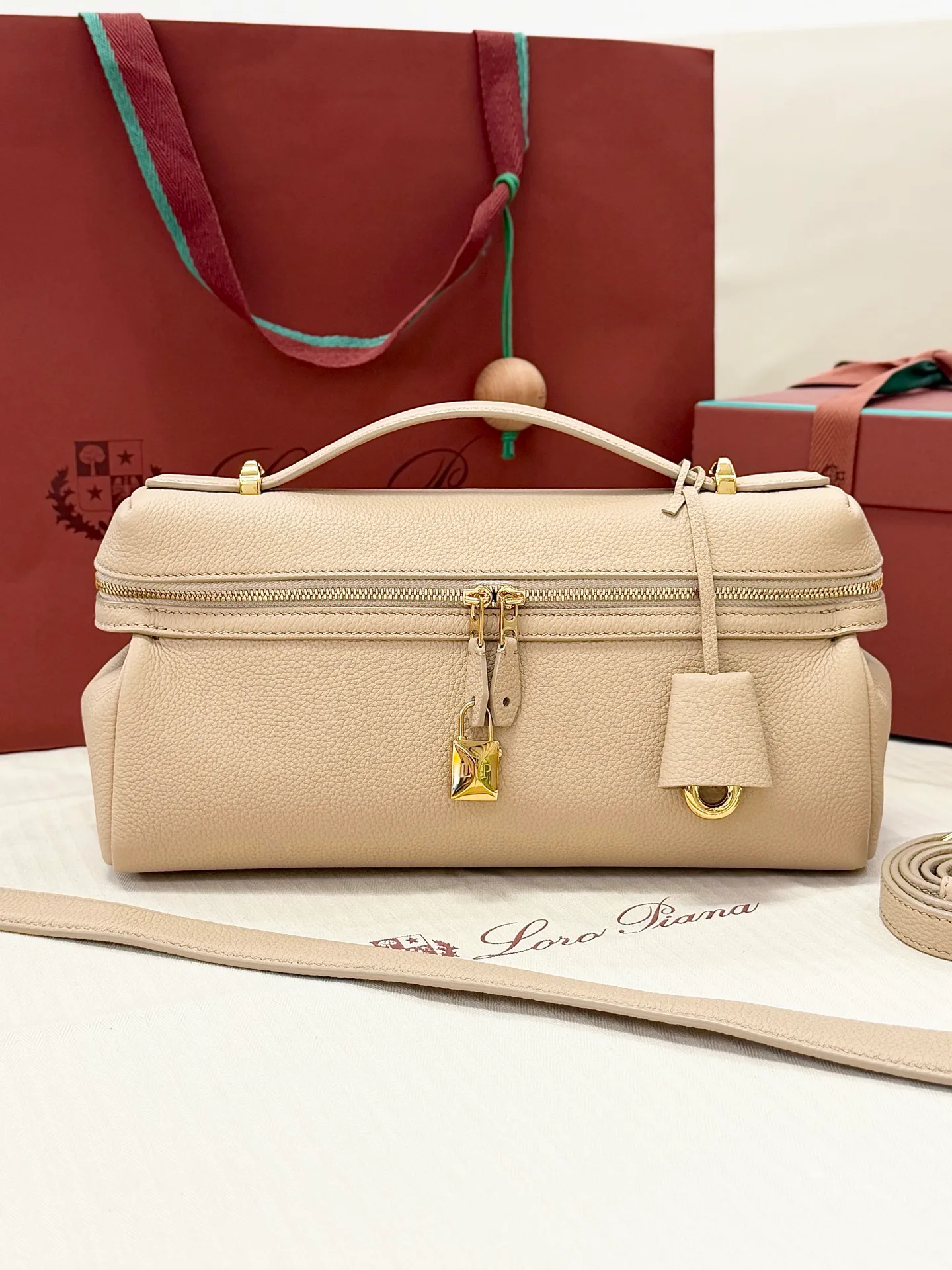 Классические Сумки Женские Loro Piana 17692348