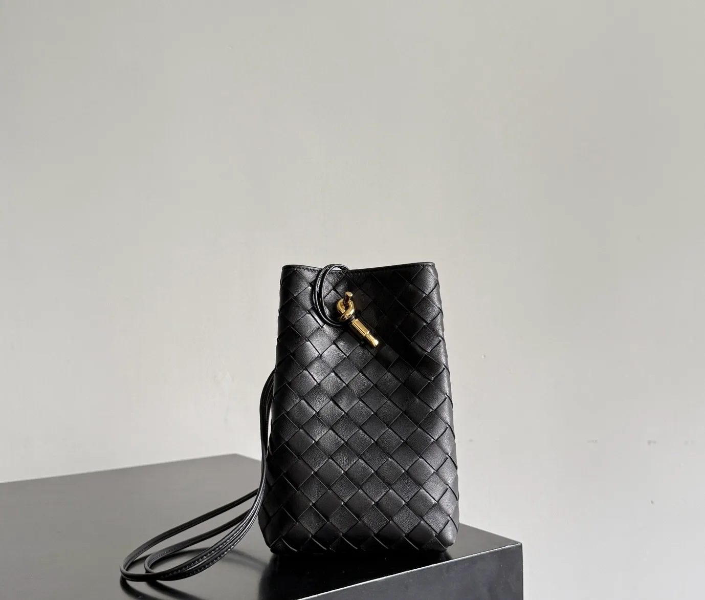 Сумки На Ремне Женские Bottega Veneta 11978384