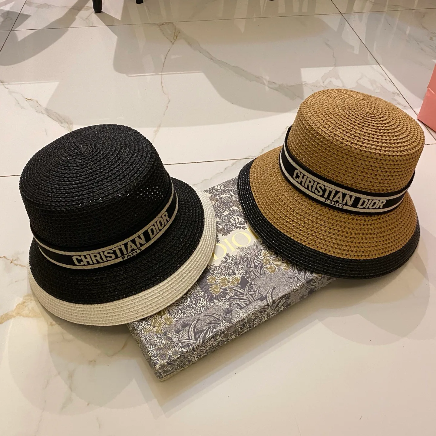 Головные Уборы Christian Dior 17498277