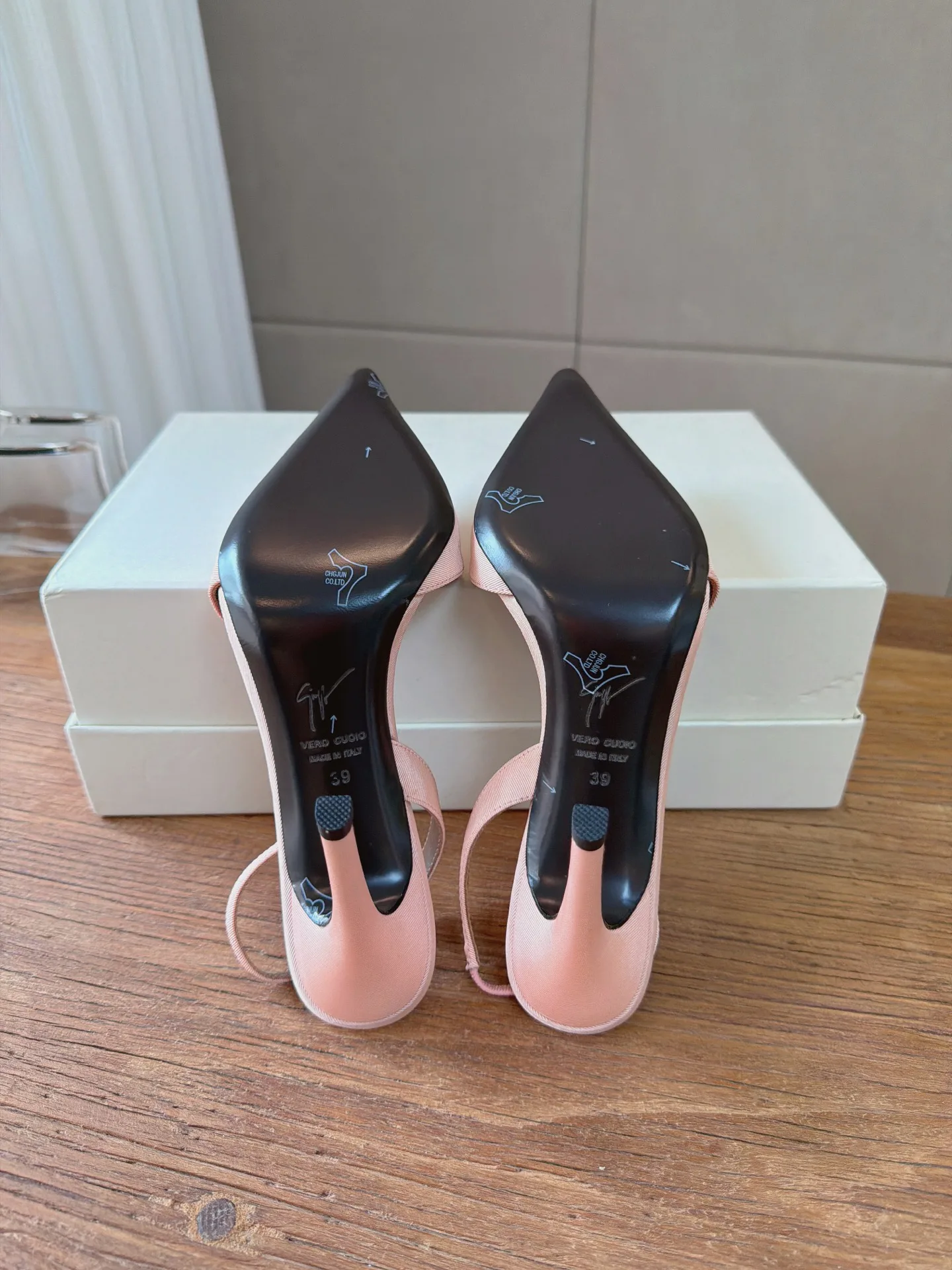 Туфли Женские Giuseppe Zanotti 19416010
