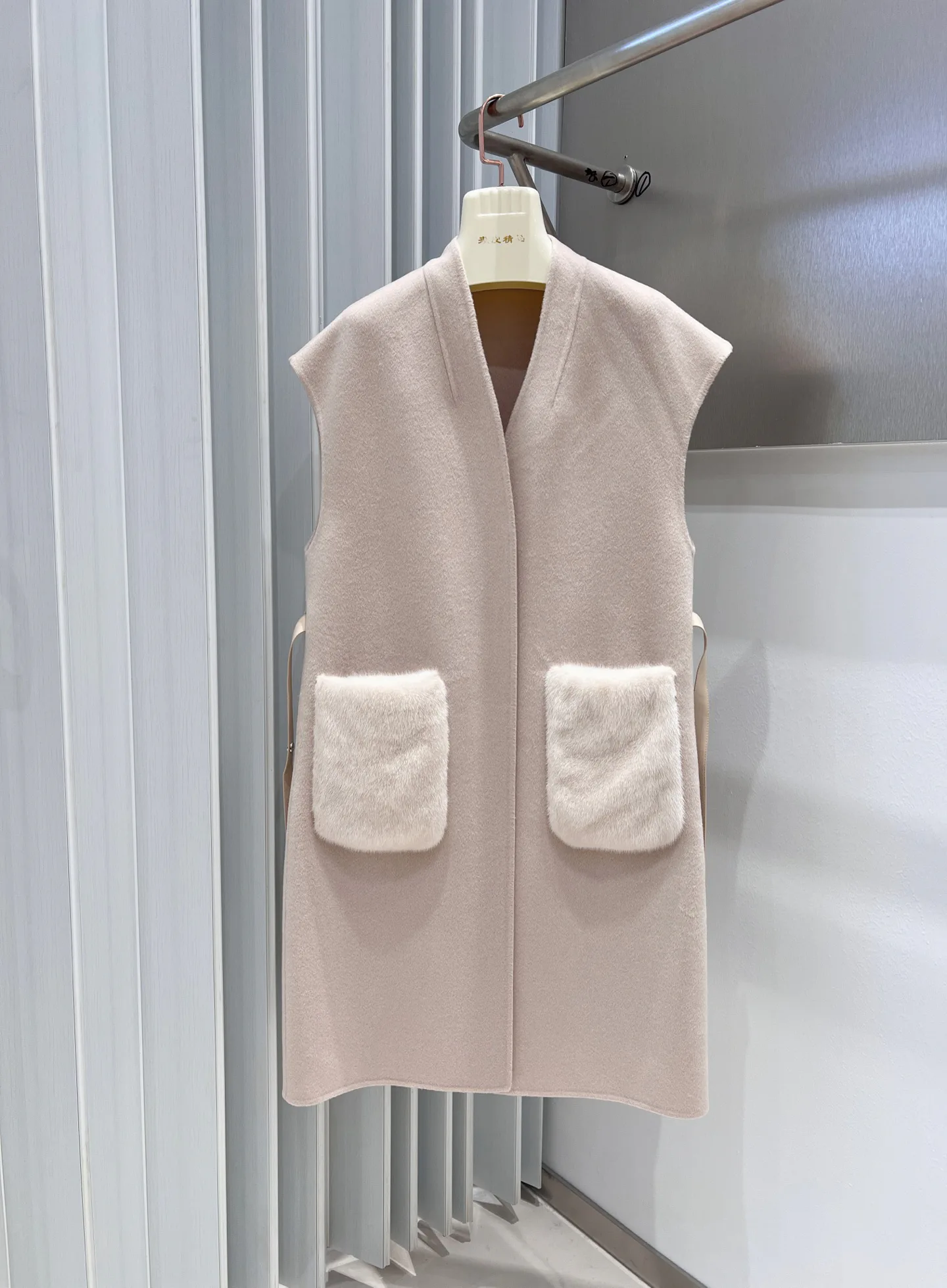 Жилеты Женские Loro Piana 18172520