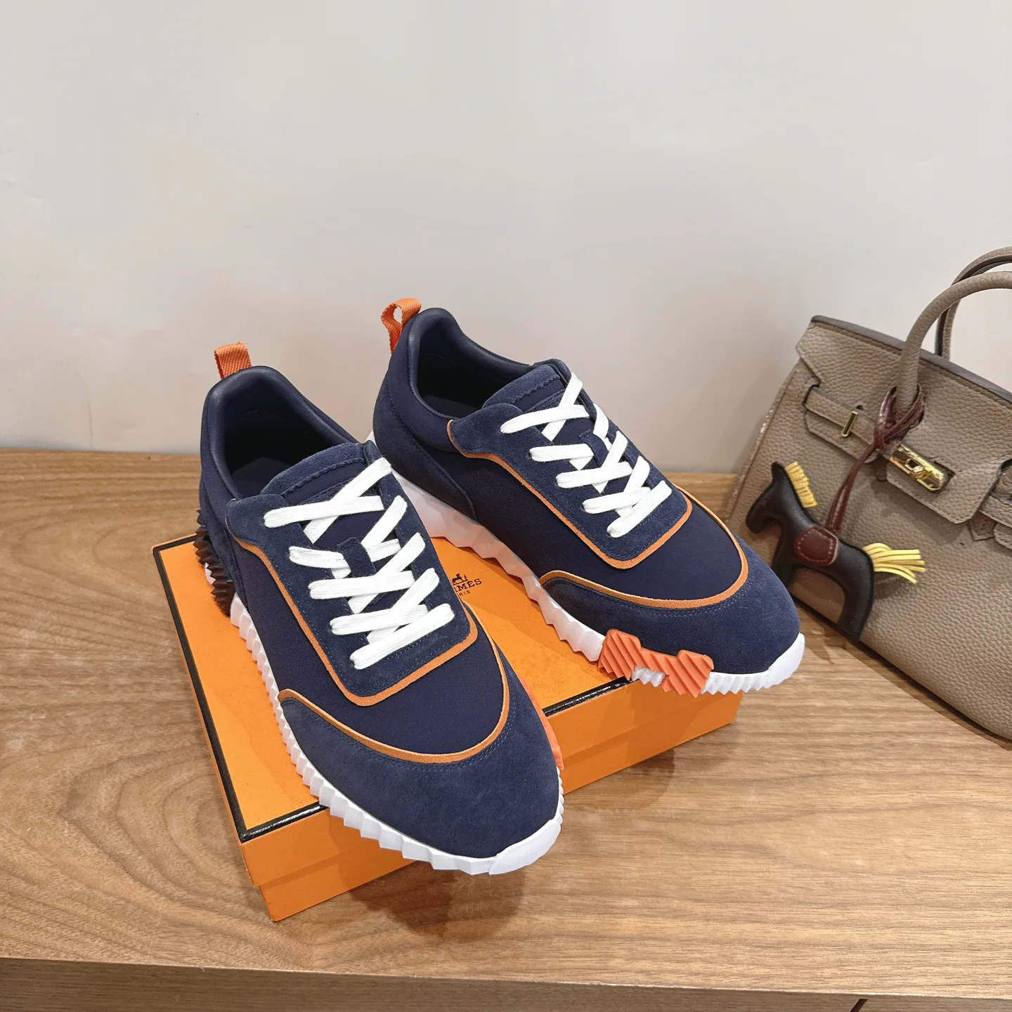 Кроссовки Женские Hermes 18729695