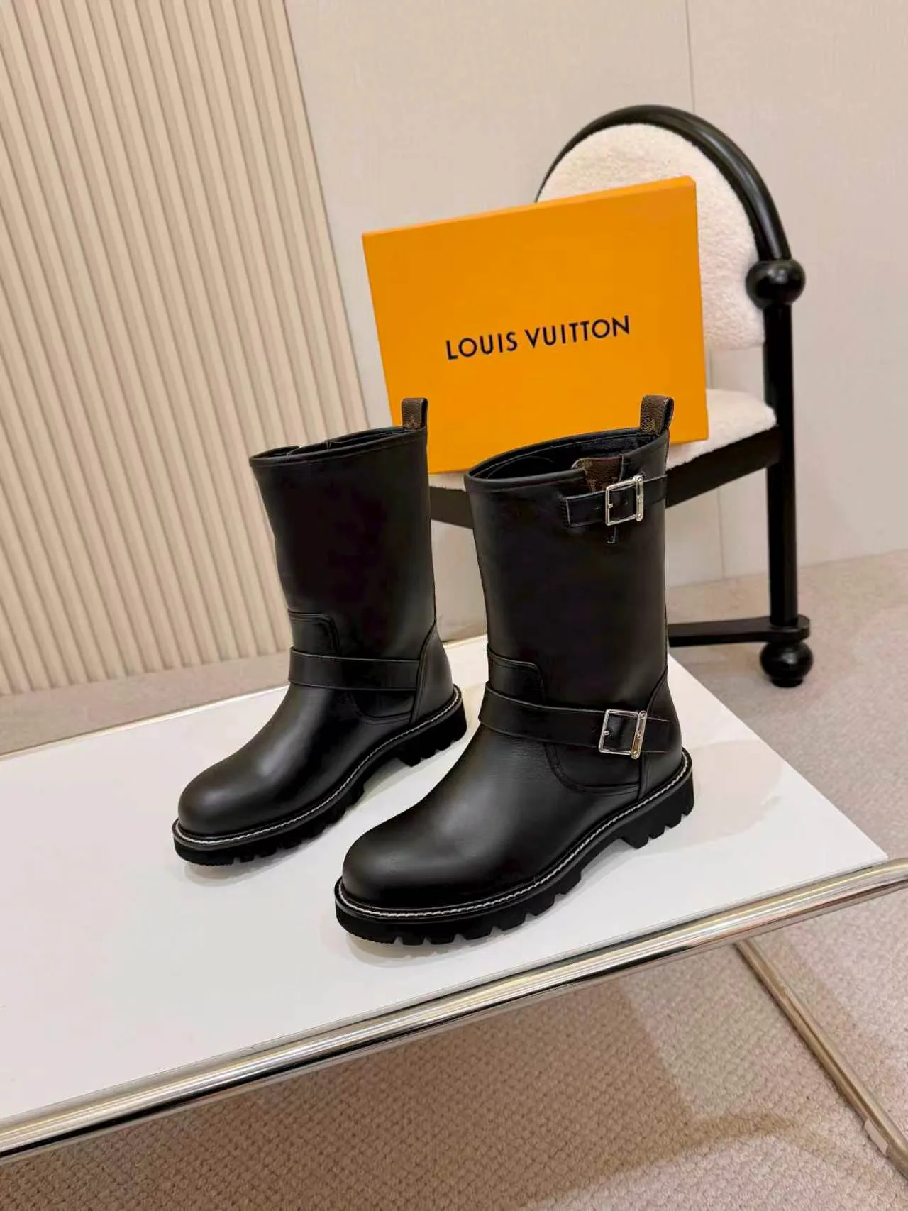 Ботинки Женские Louis Vuitton 19597310