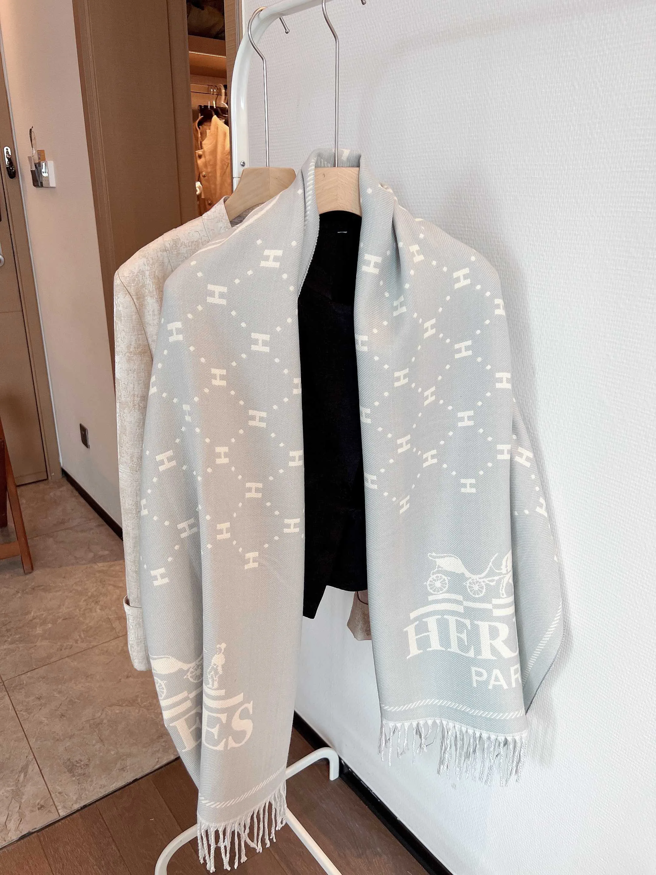 Шарфы Hermes 1973643