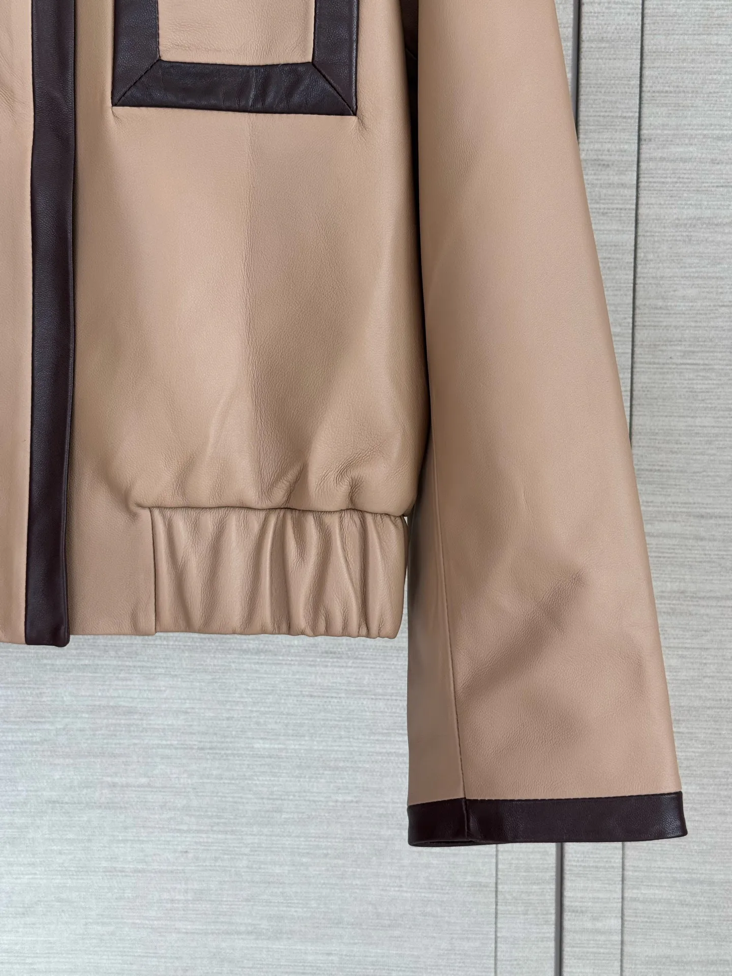 Кожаные Куртки И Дублёнки Женские Chanel 17925708