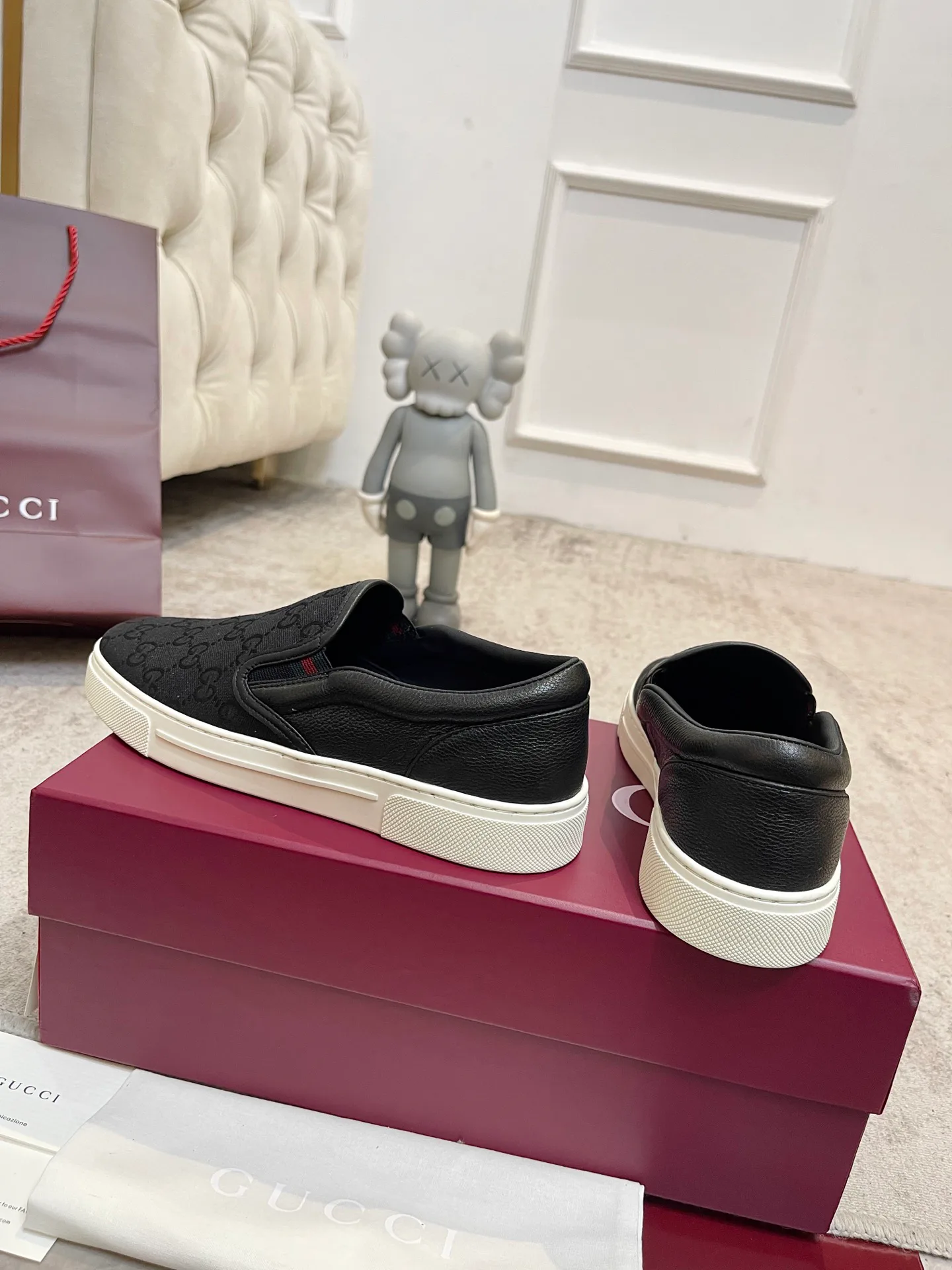 Кроссовки Женские Gucci 18901578