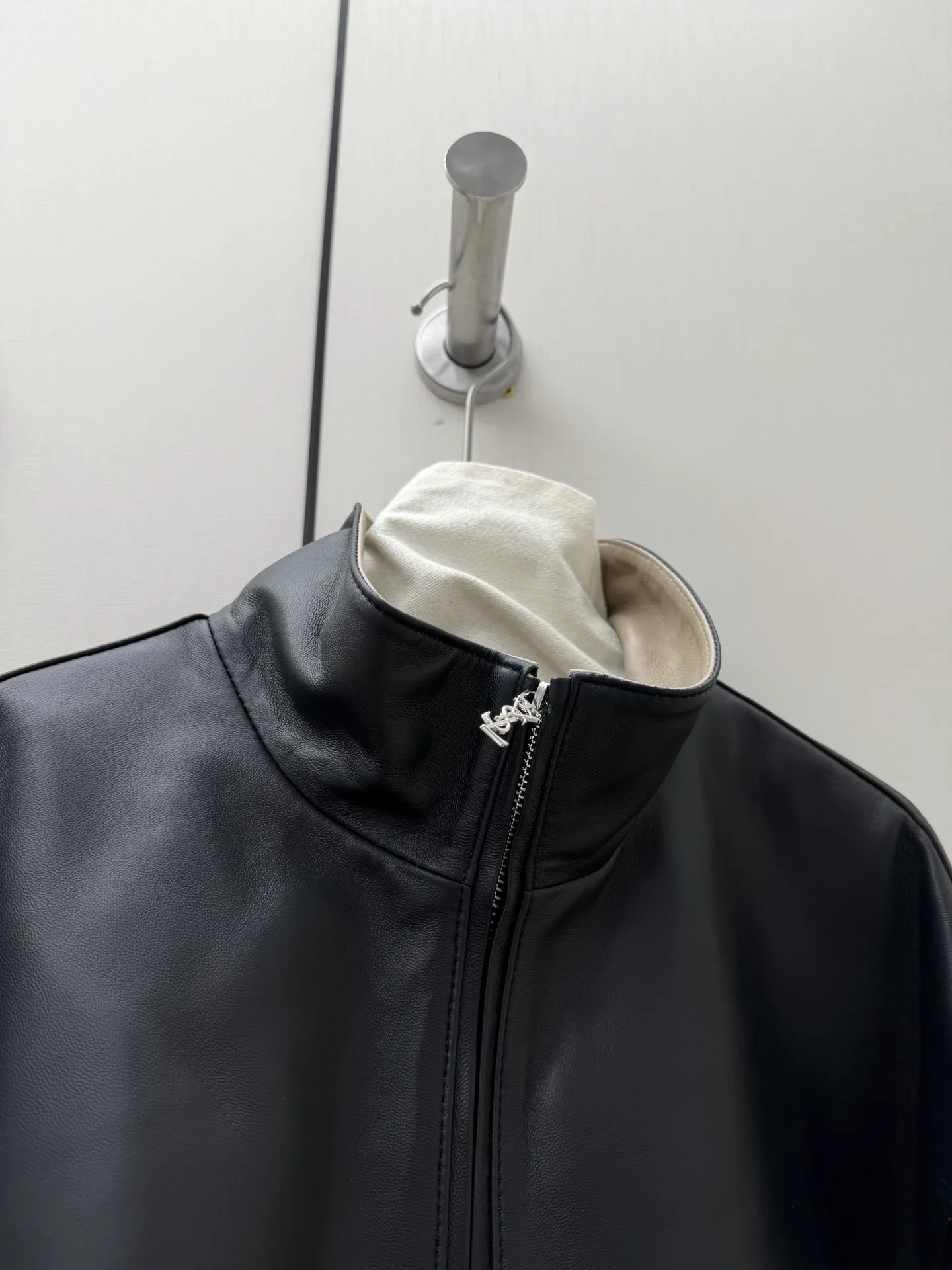 Кожаные Куртки И Дублёнки Женские Saint Laurent 18064830