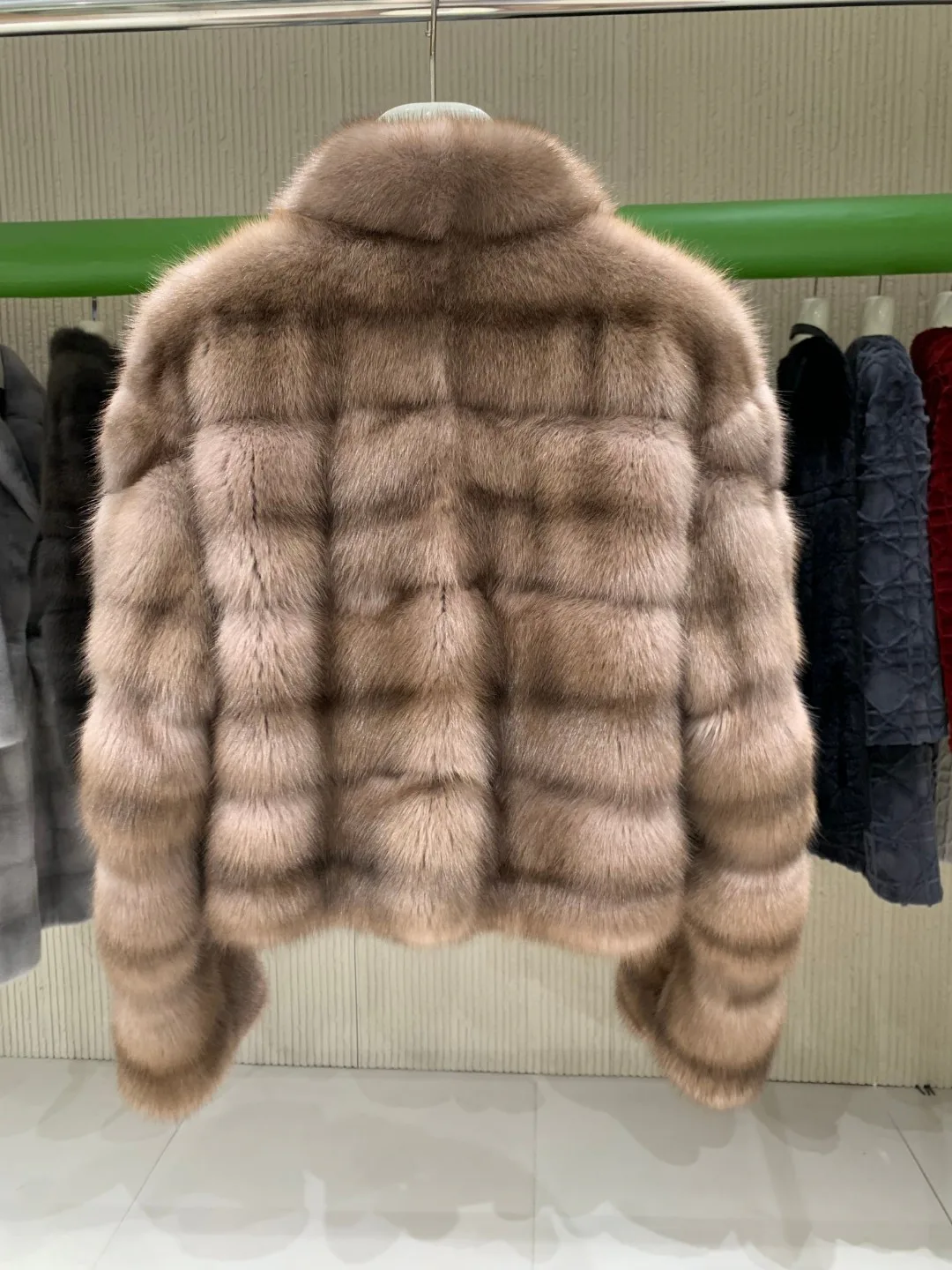 Шубы Женские Christian Dior 18616104