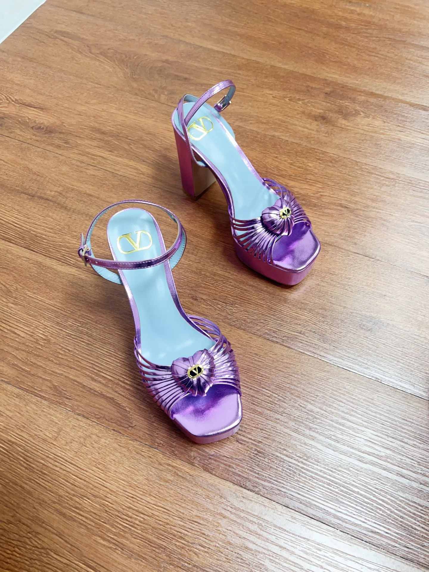 Босоножки Женские Valentino 10994250