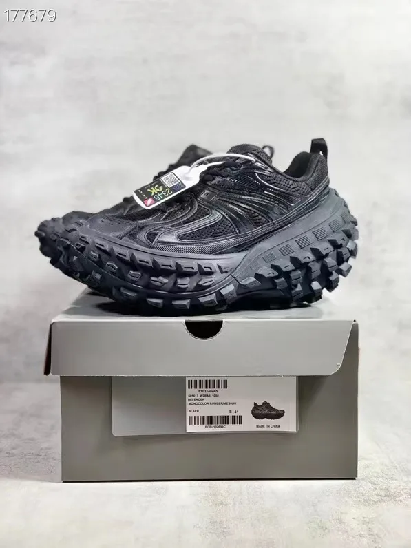 Кроссовки Женские Balenciaga 11670869