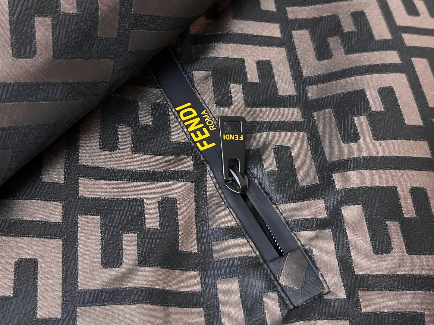 Куртки И Пуховики Мужские Fendi 493002